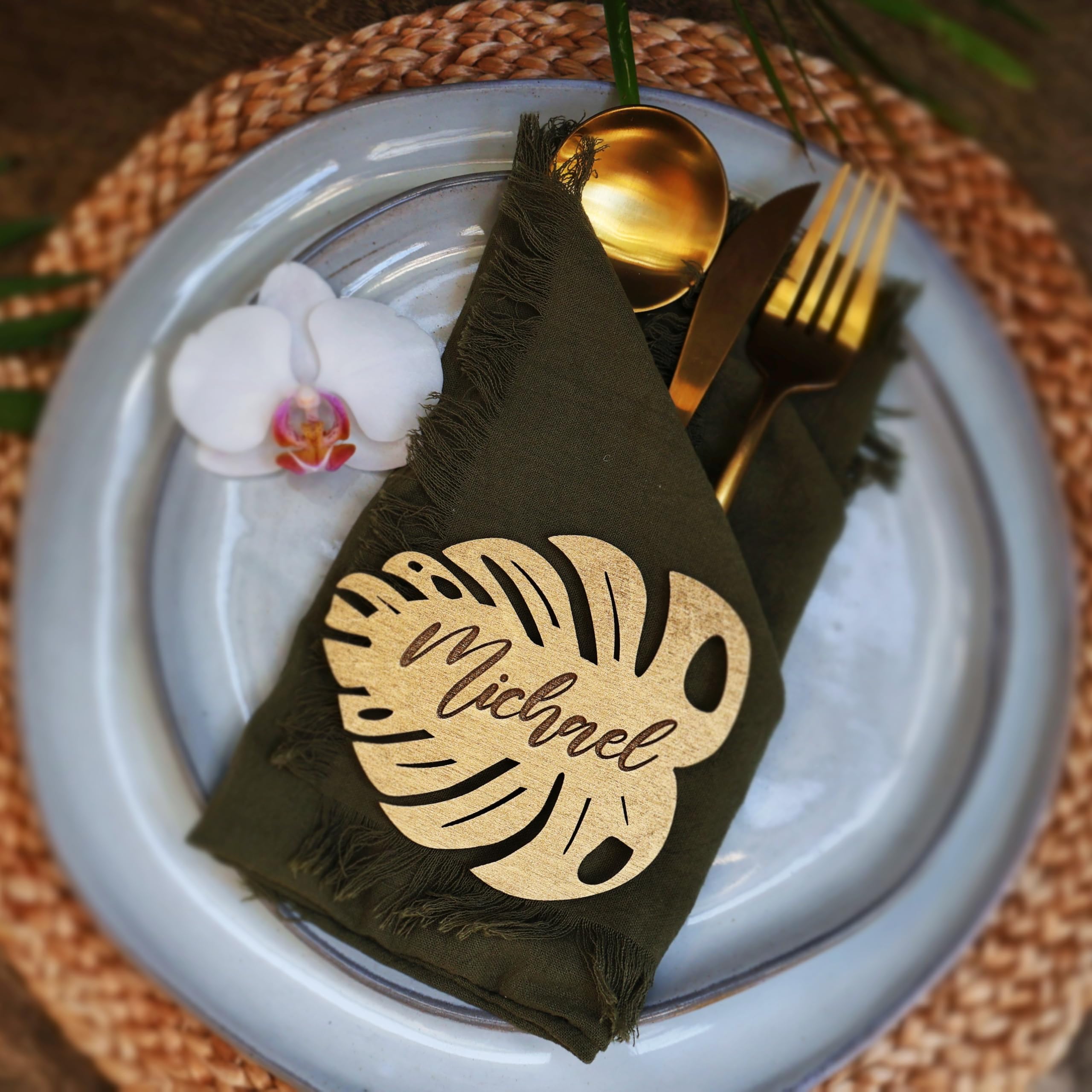 Monstera leaf place tag for table seating