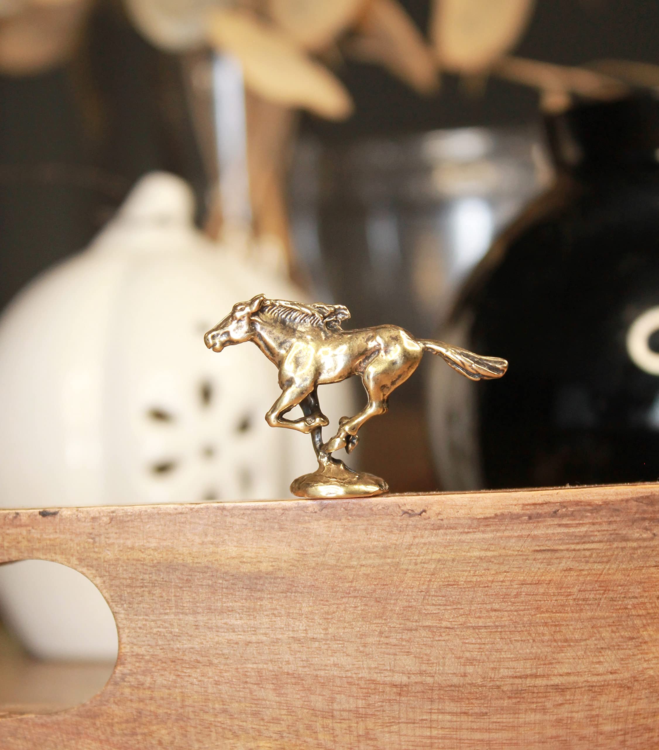 Collectible brass horse sculpture mustang 0.98 inch tall