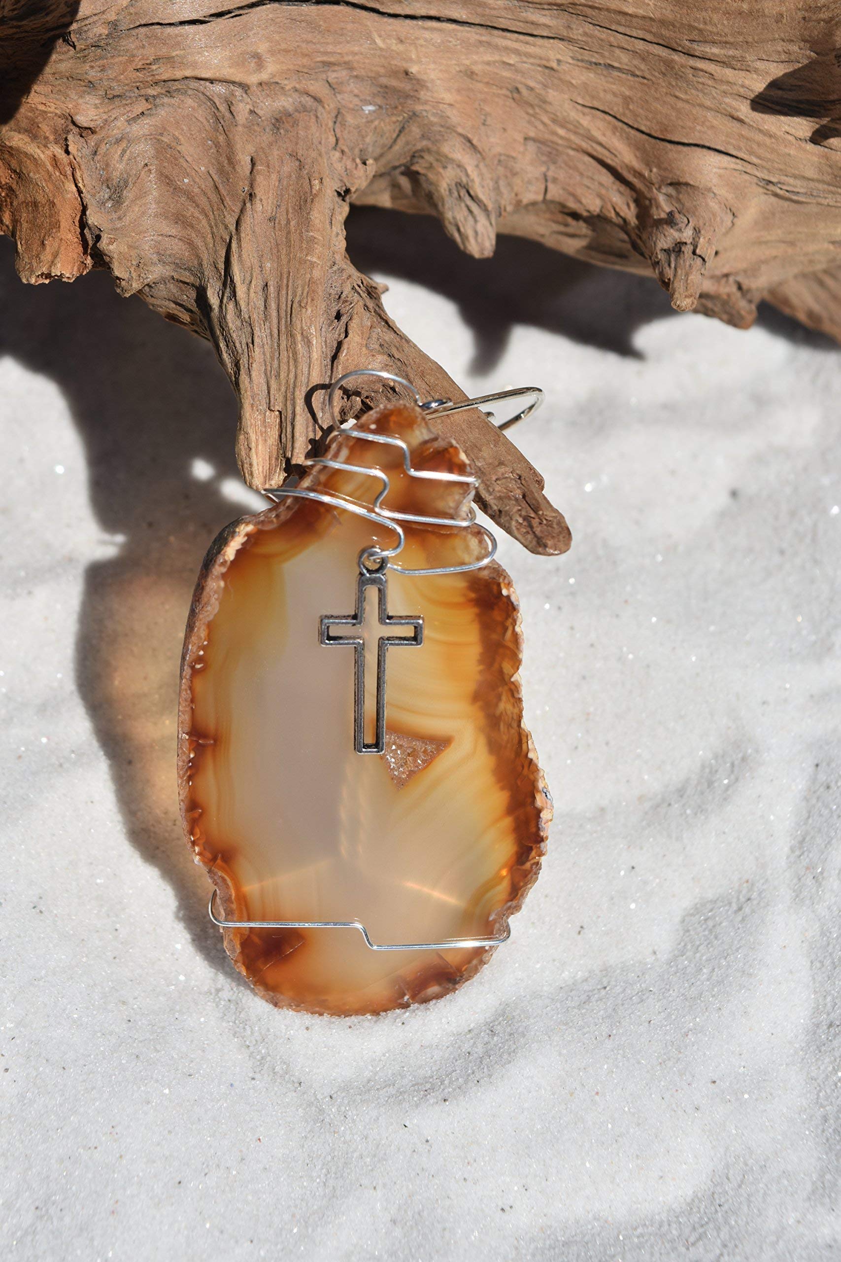 Natural color agate slice ornament showing natural patterns