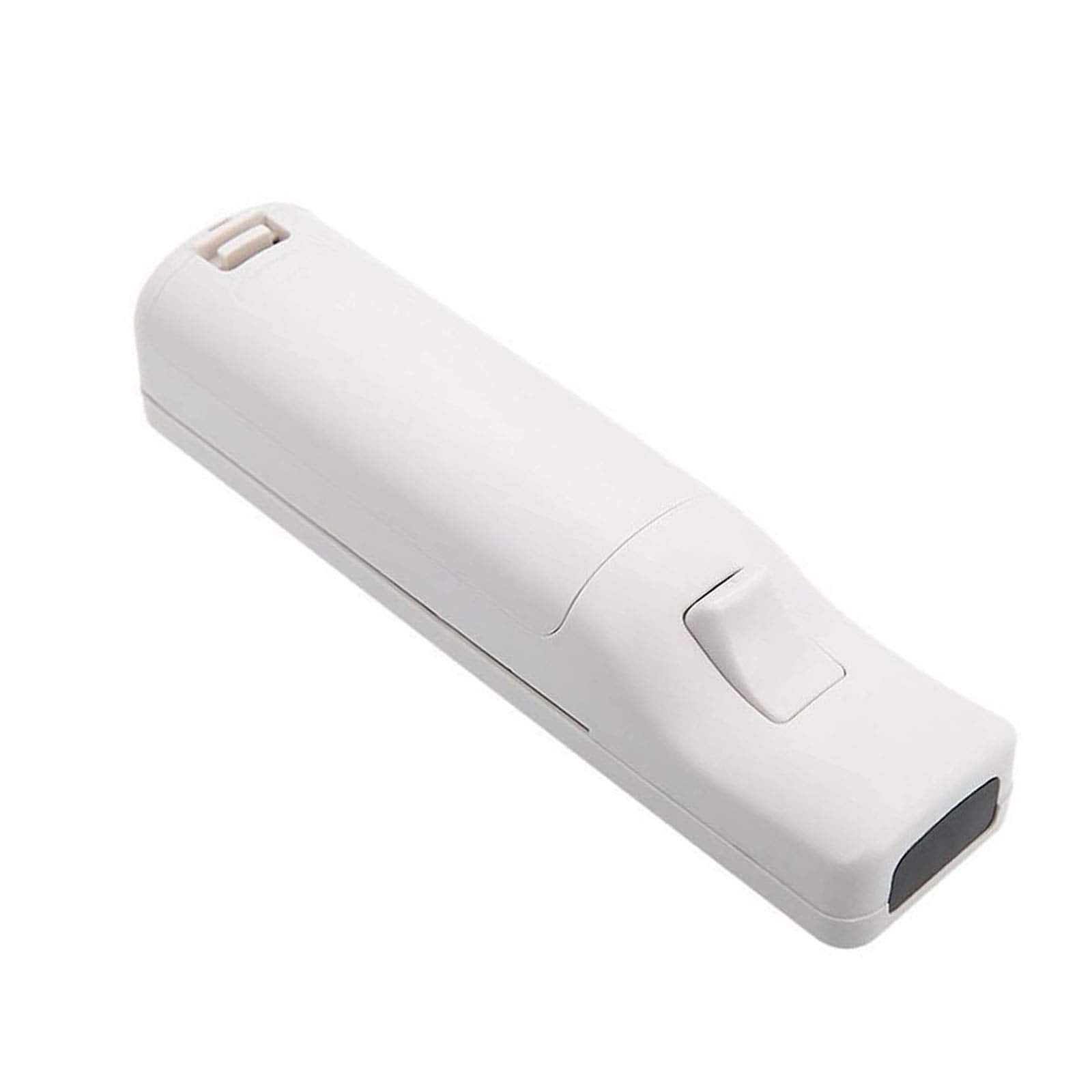 Silicone cases for MOLICUI Wii remotes included