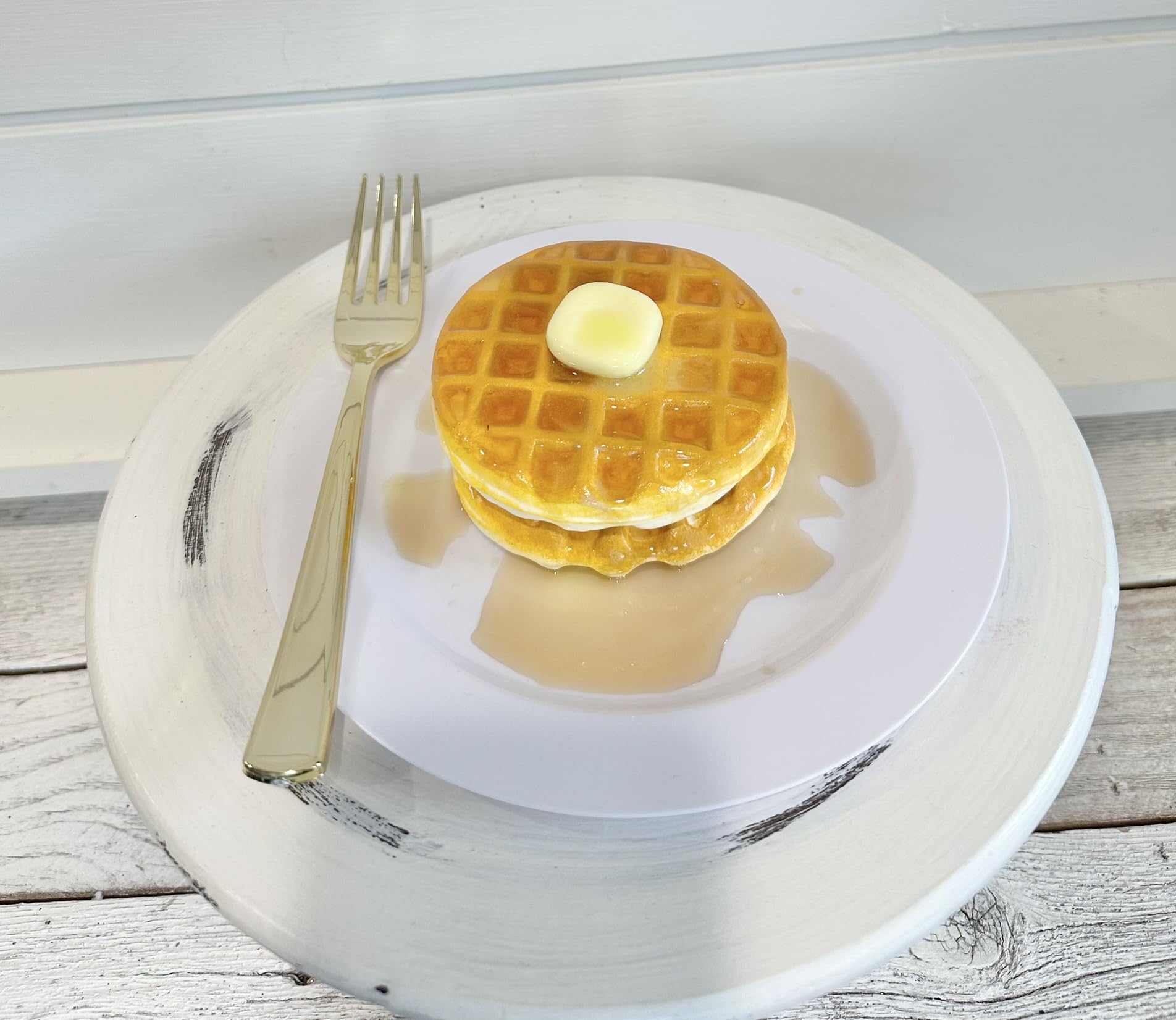 Non edible display piece designed for decorative use only