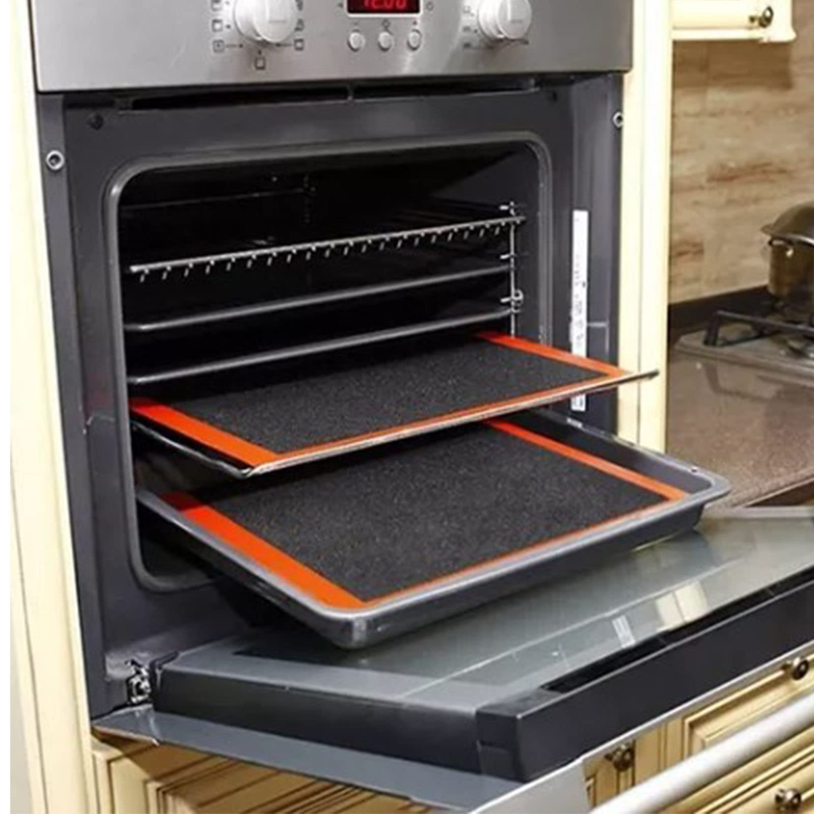 Non-stick silicone baking mat for pastries and cookies