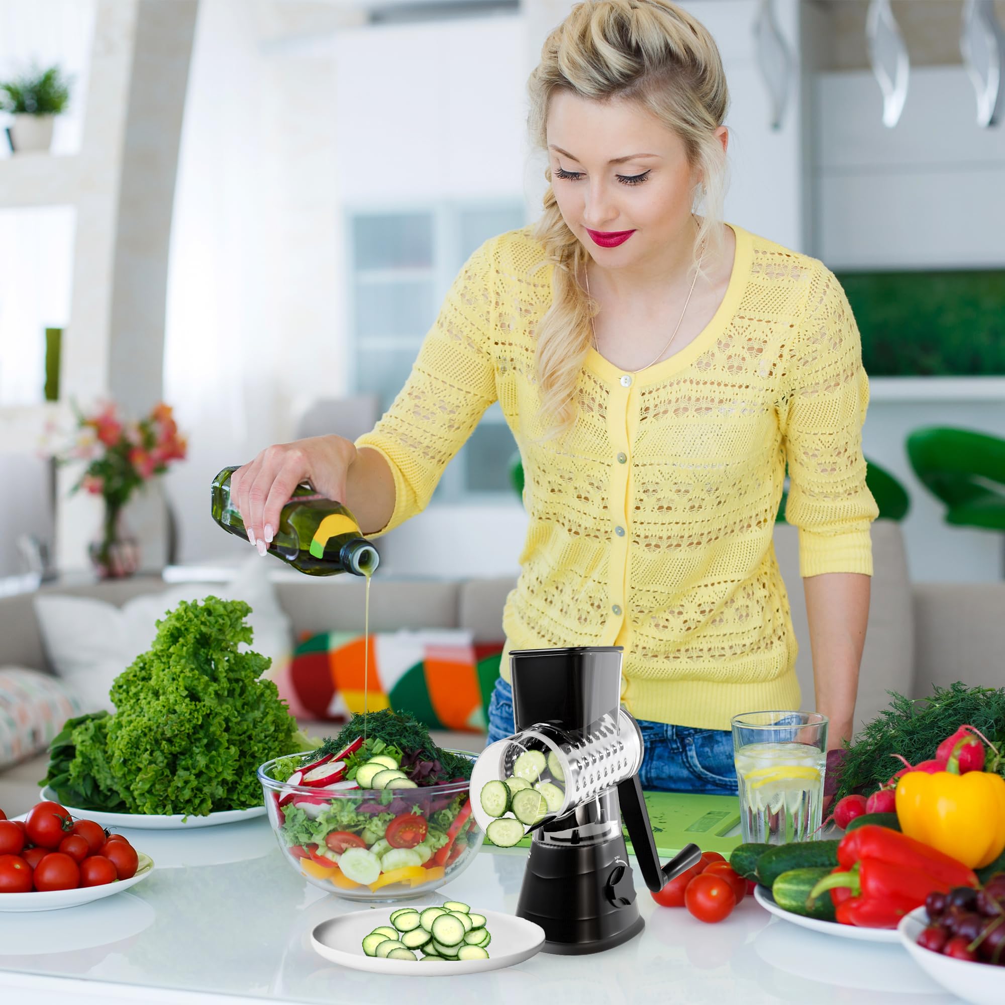 Compact countertop design for cheese grater storage
