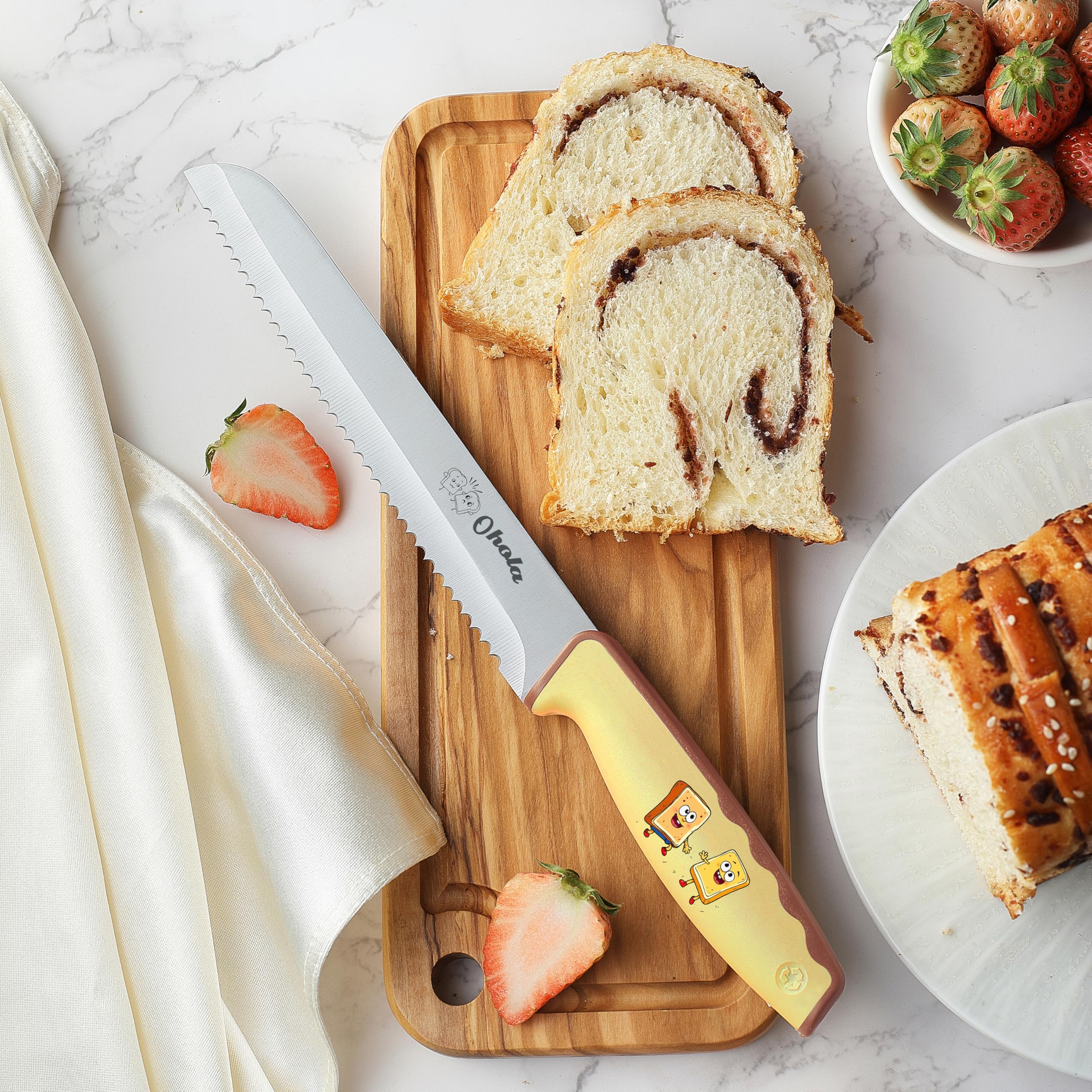 Ohola bread knife designed to cut cake slices