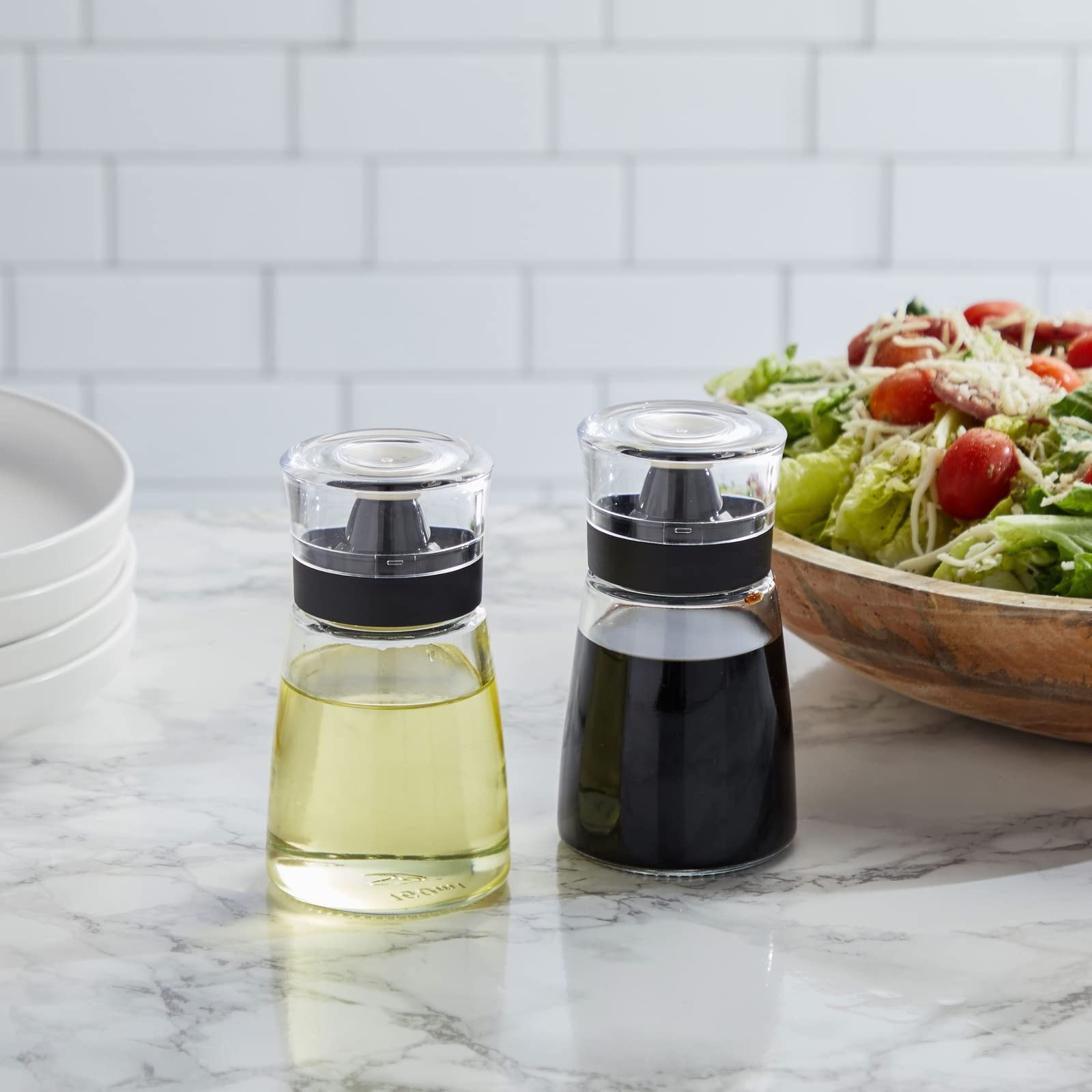 No-drip leak-proof glass oil bottle with silicone gasket cap