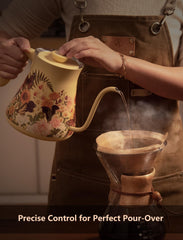 Floral design accent on Olumaramio kettle surface