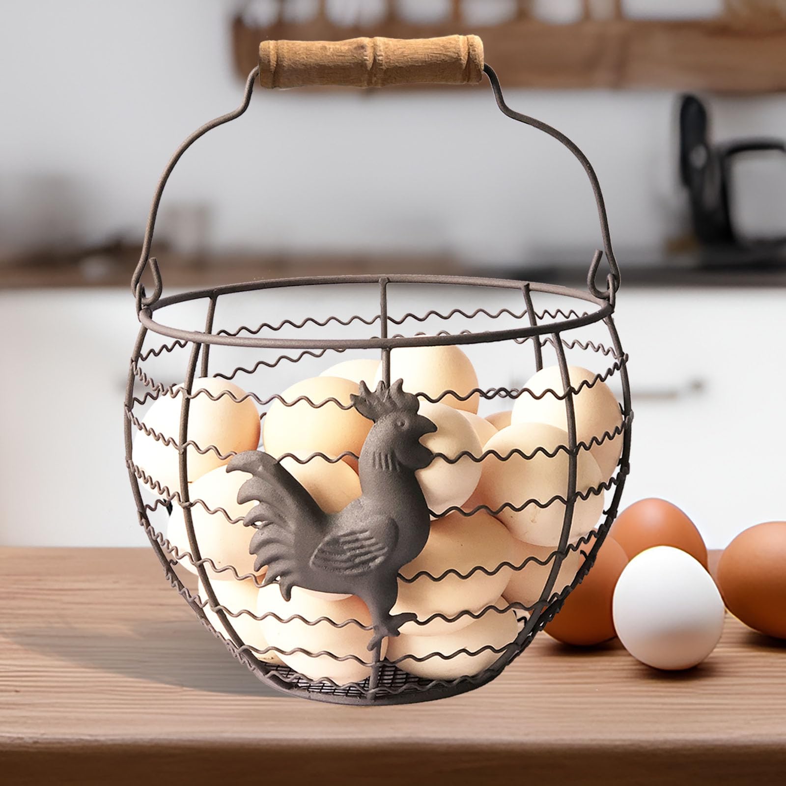 outdoor-friendly egg basket with handle for coop to kitchen
