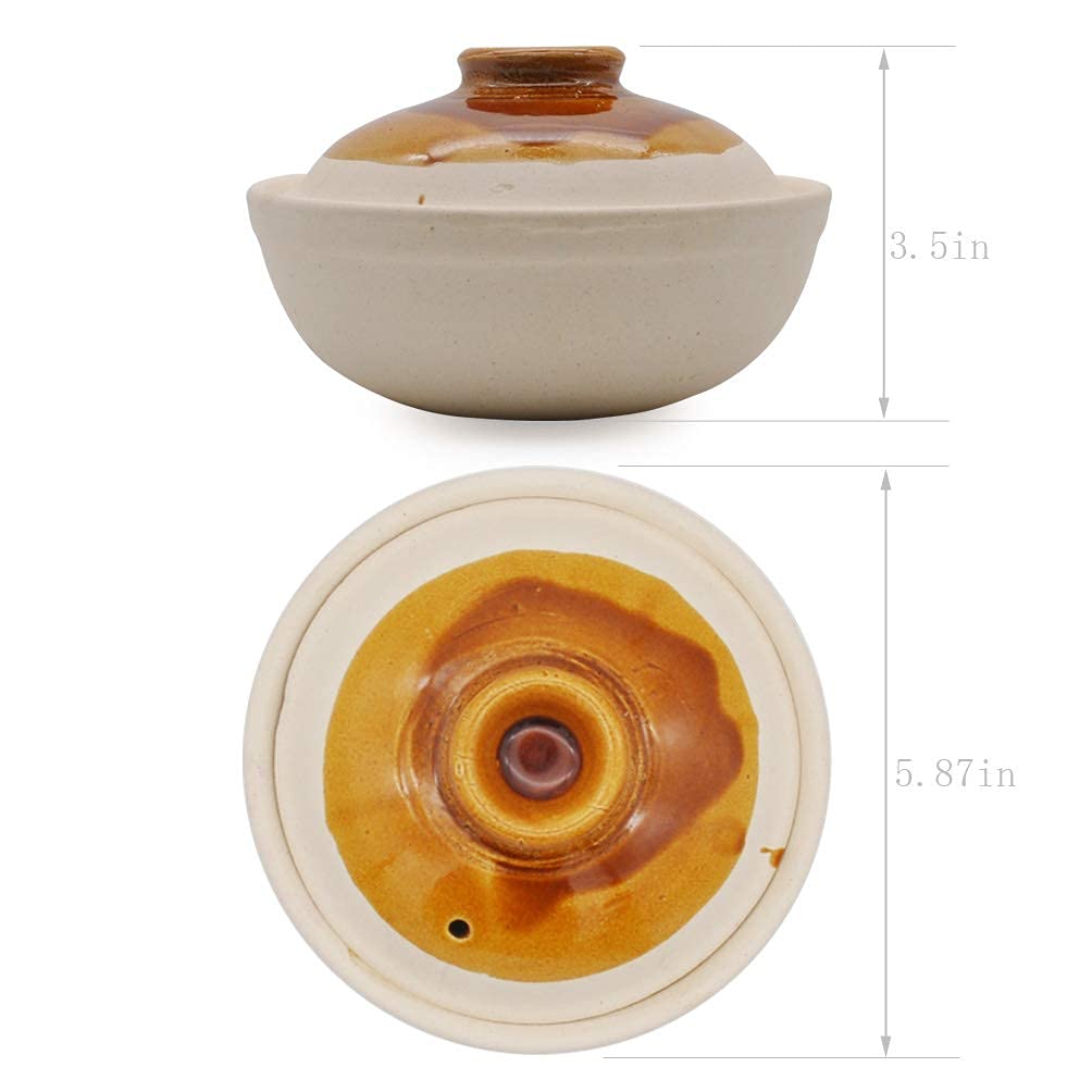 Candle designed for outdoor and indoor use with natural materials