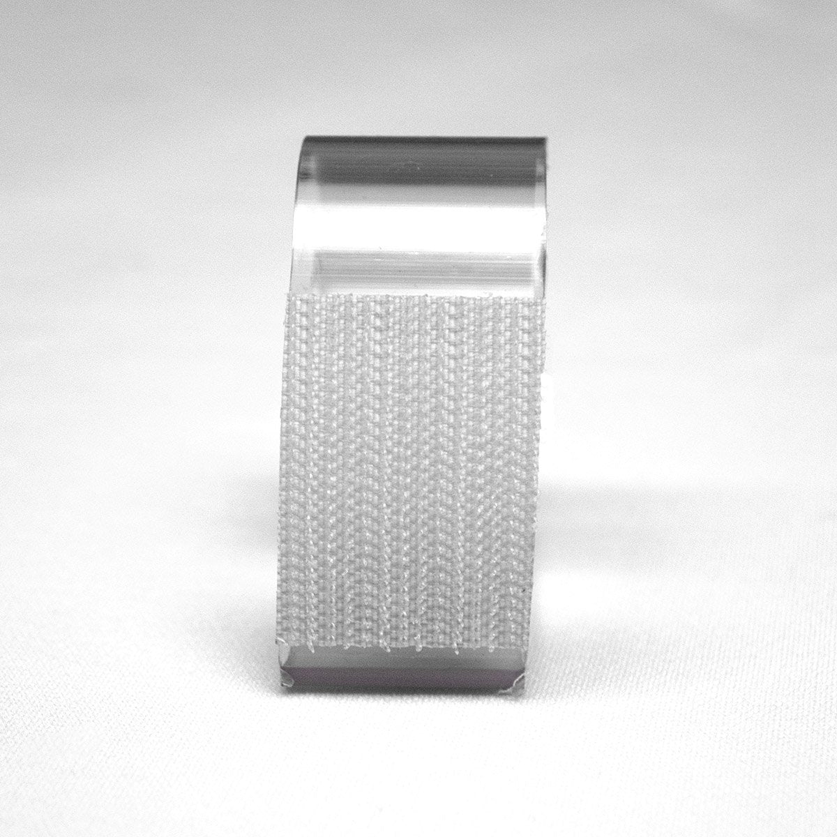 Package of 25 clips for table skirting