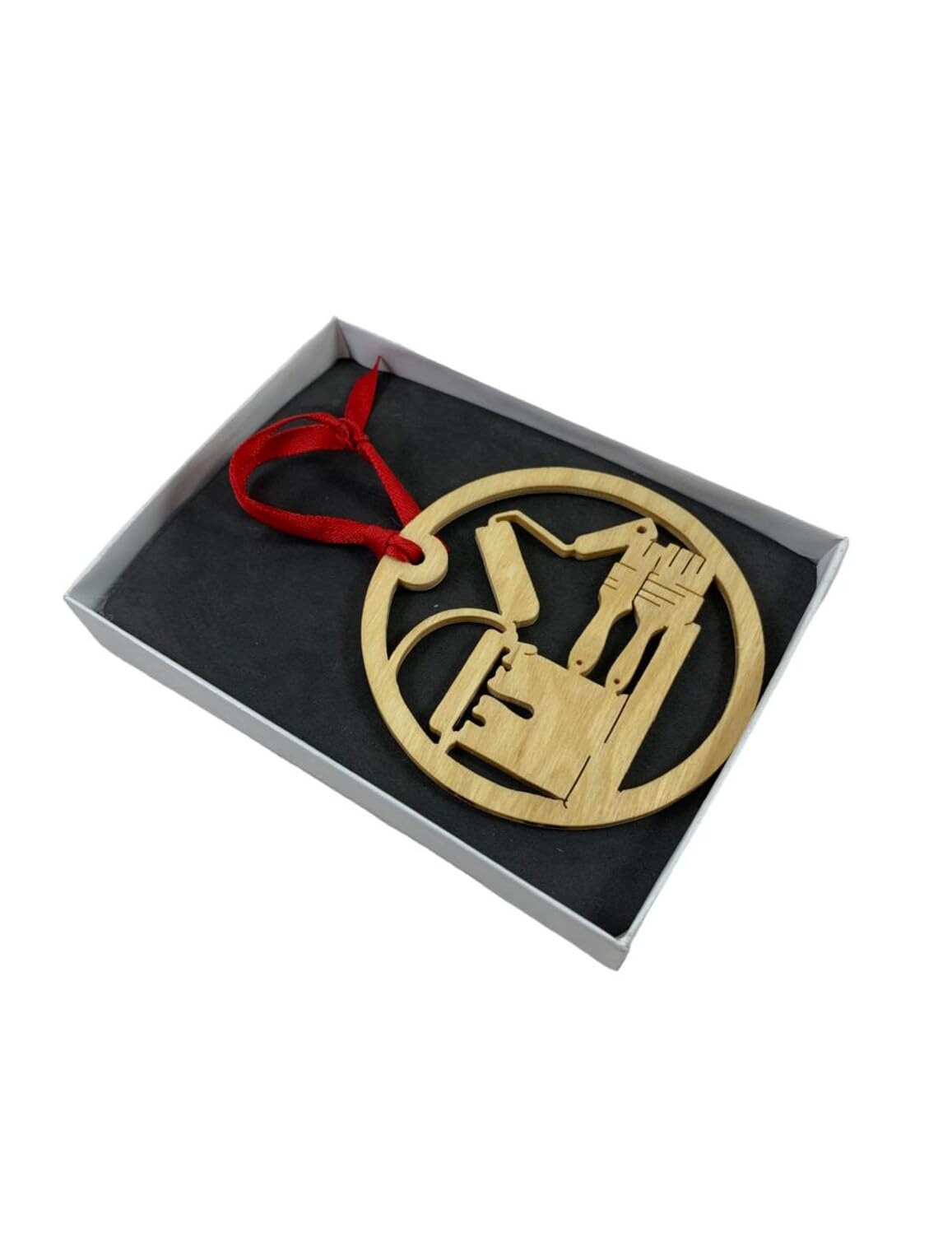 Birch wood ornament with painter motif and hanging ribbon