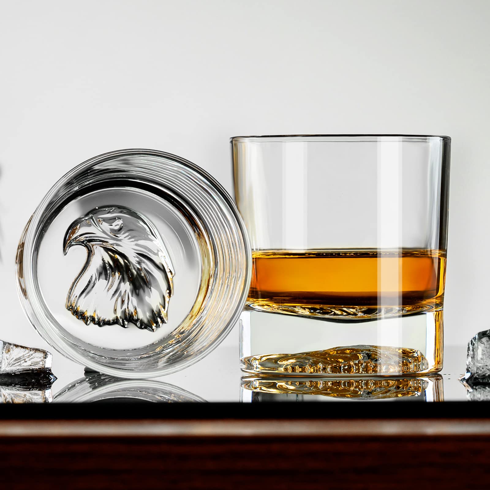 Gift-ready PARACITY eagle pattern whiskey glass image