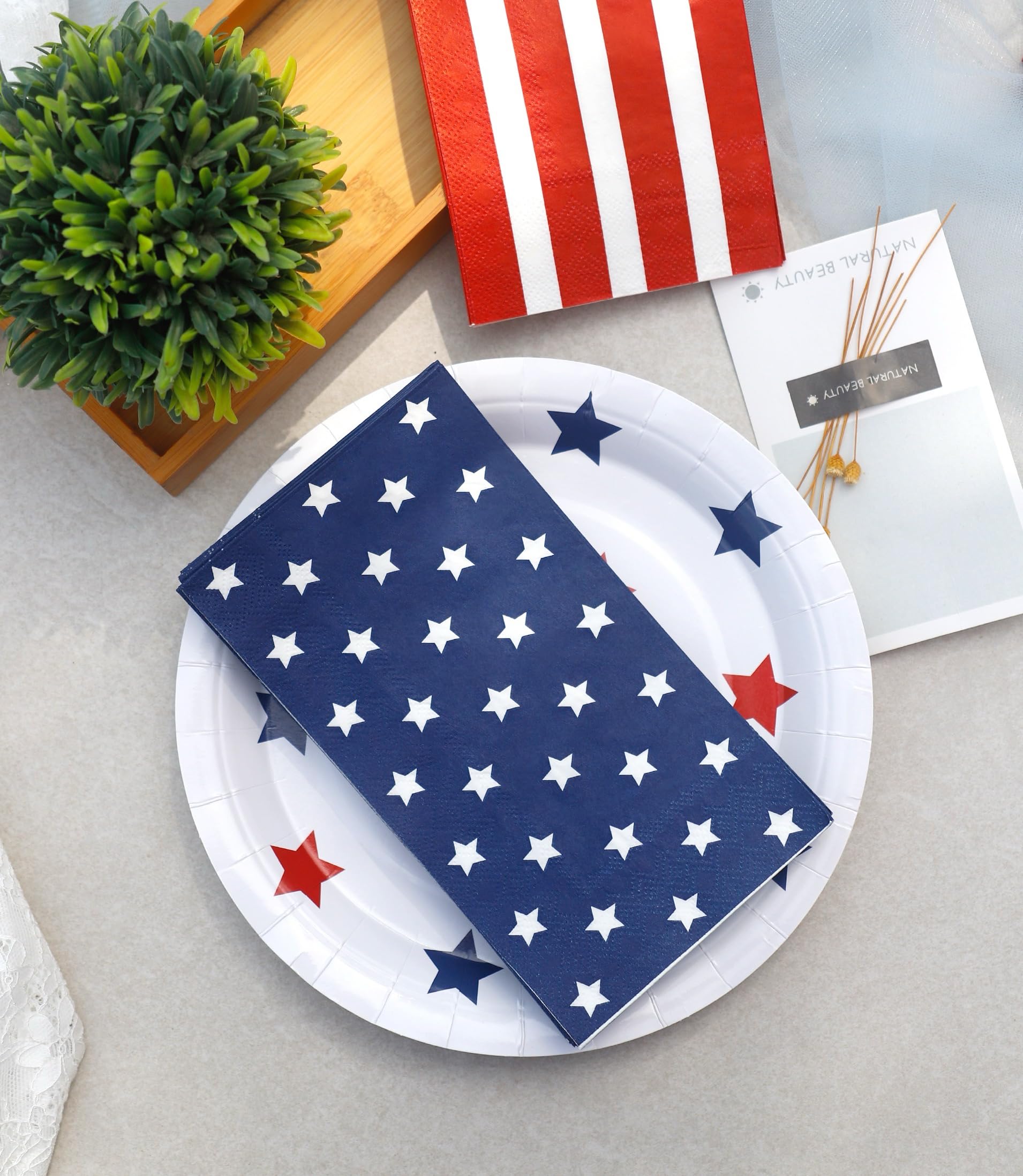 3-ply napkins made from 100% wood pulp 8x4.3 inches