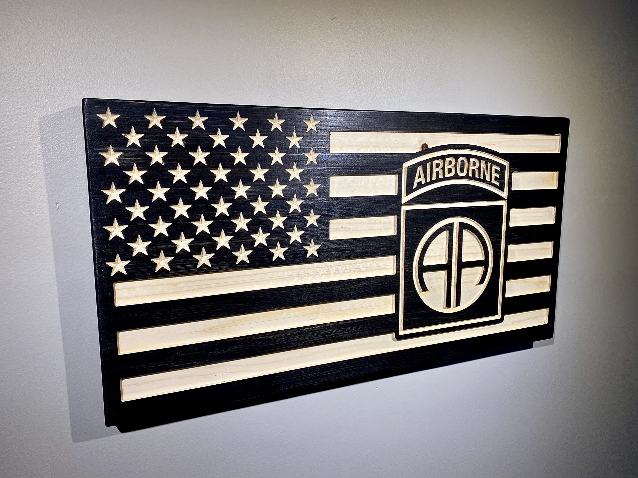 Patriotic wooden decor flag artwork with hanging hardware