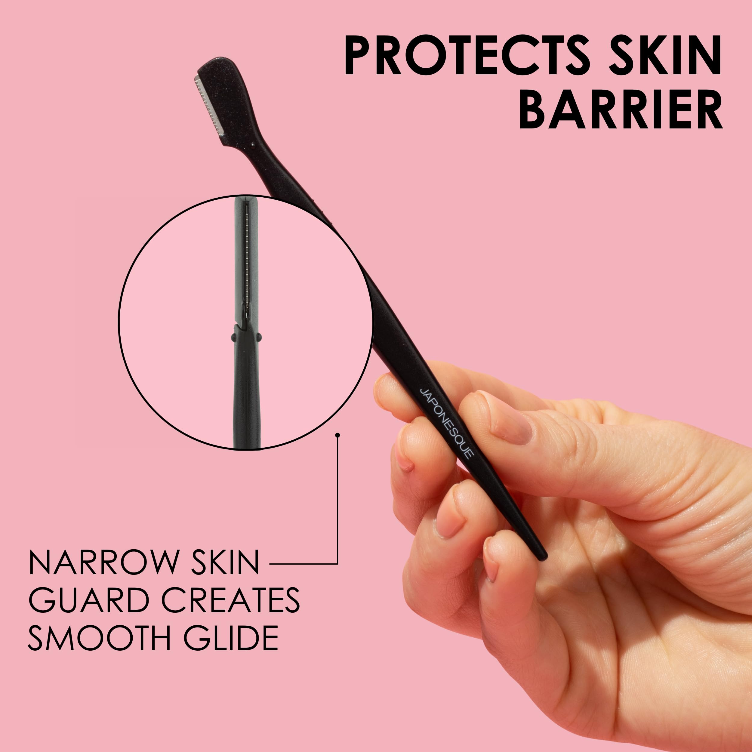 Travel cap included with razor