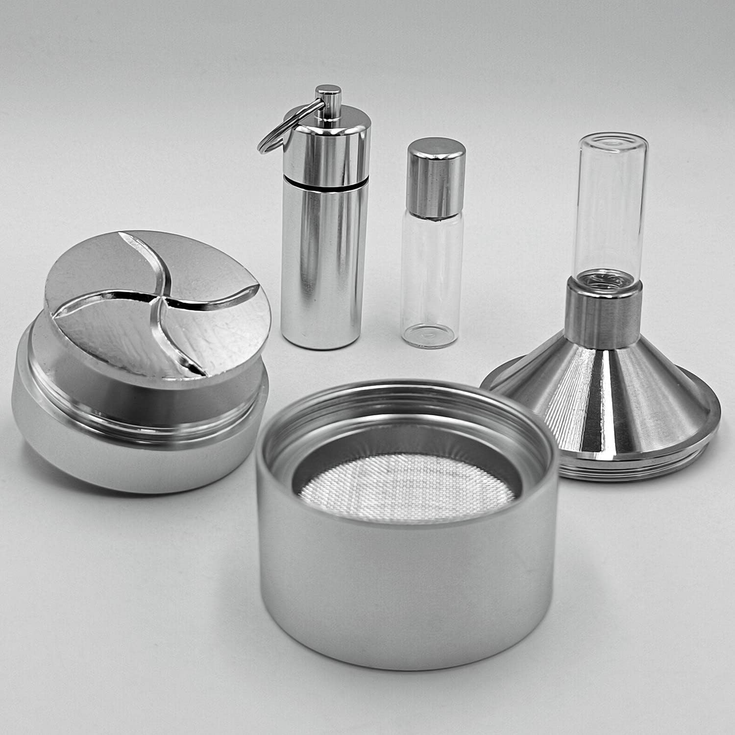 Manual spice grinder ergonomic design