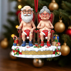 personalized couple ornament close up