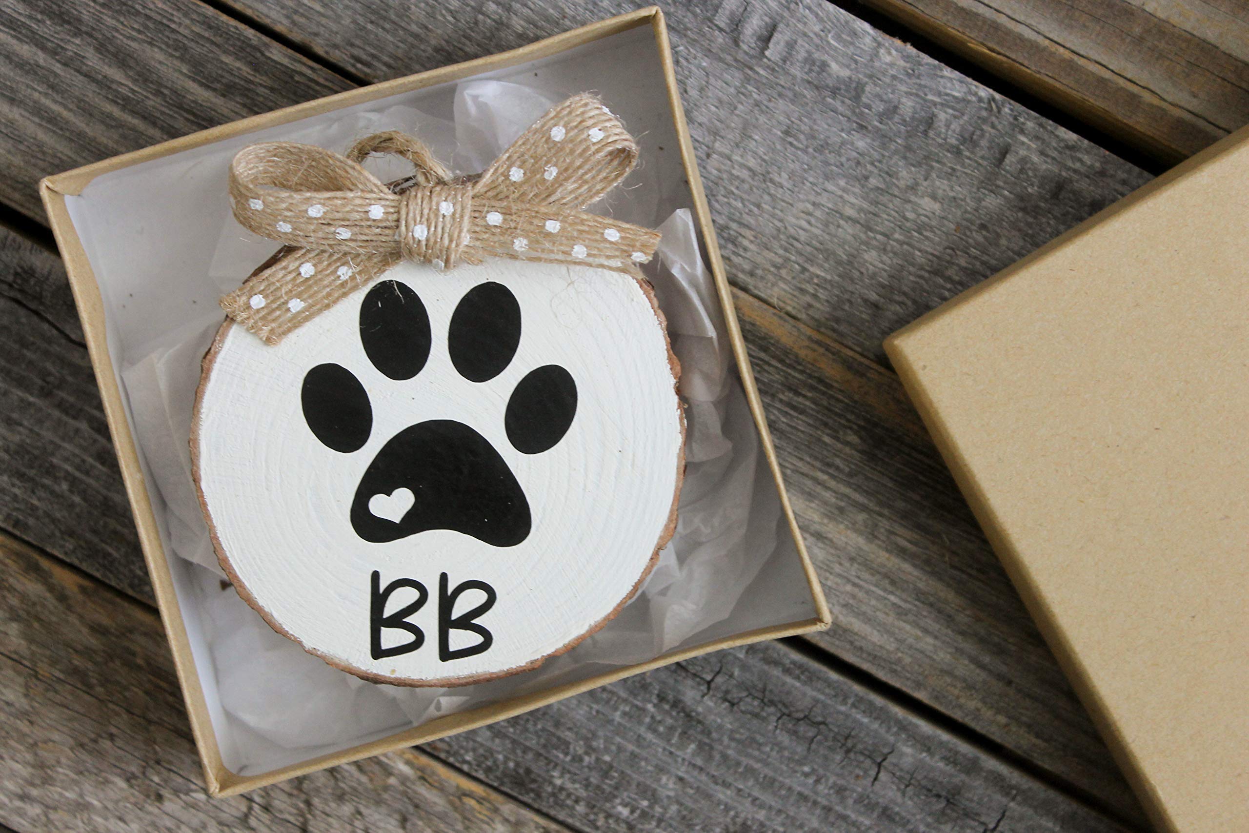 Personalized pet ornament with customizable details