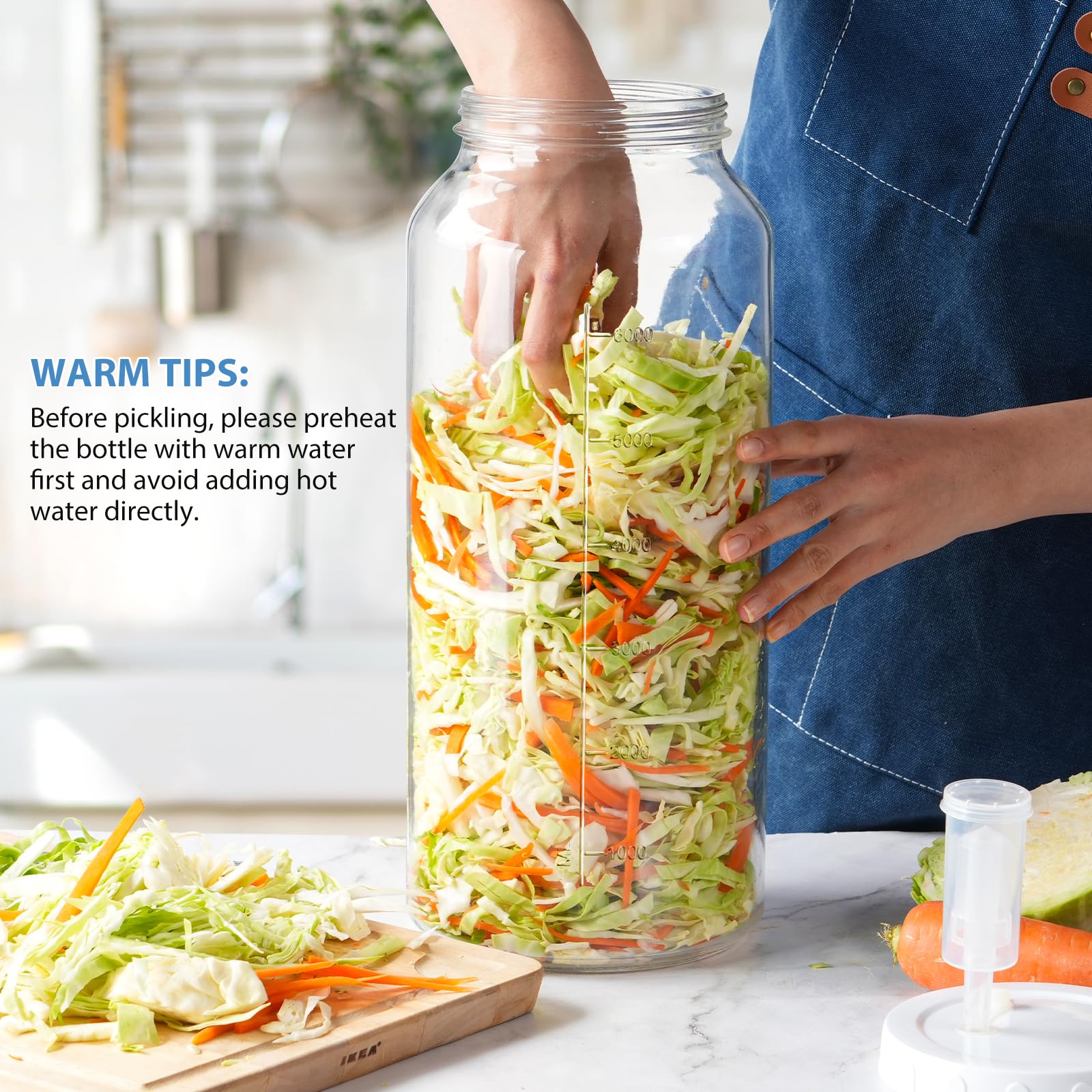 Pickle jar for sauerkraut and other ferments with sealable lid