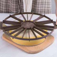 Pie and cheesecake baking tool divider