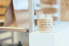 Pink Amber + Honey scent close up