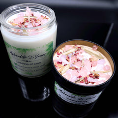 Pink cotton scented Aphrodite candle with rose petals