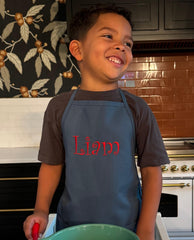 PLACE4PRINT custom name embroidery on apron
