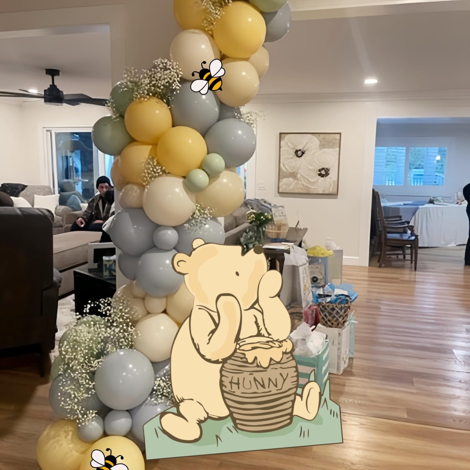 Complete Winnie Pooh party decor kit packaging