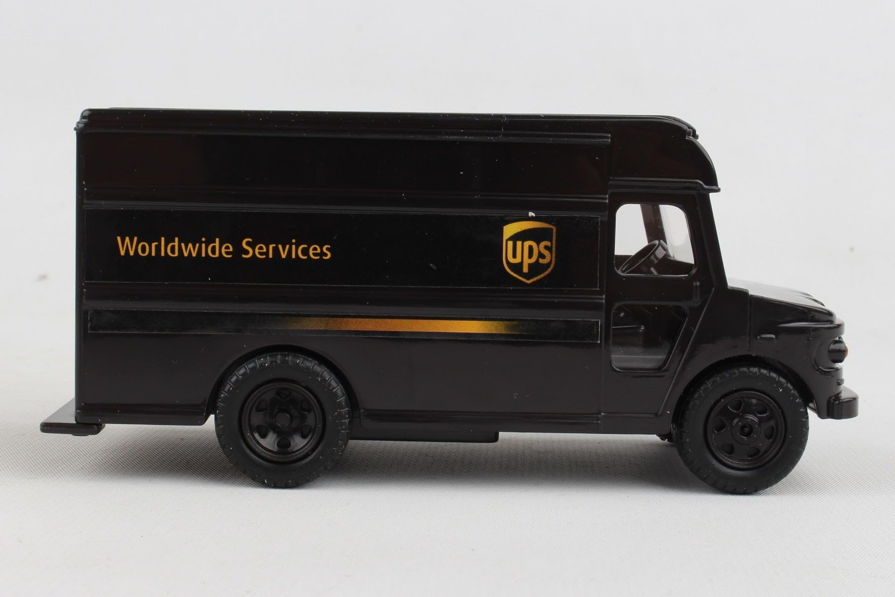 Authentic UPS details on miniature delivery vehicle