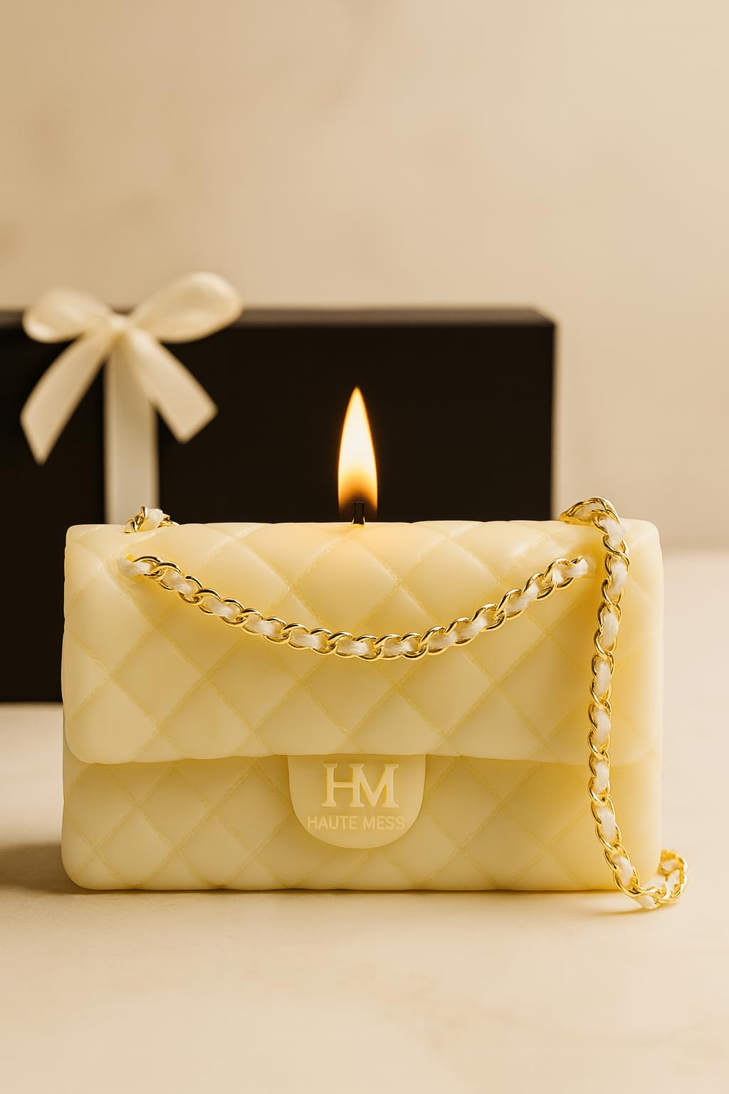 Purse candle Haute Mess in luxury packaging