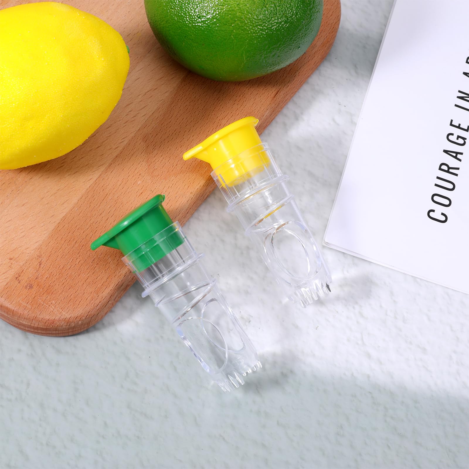 QFGasre yellow green lemon squeezer in hand