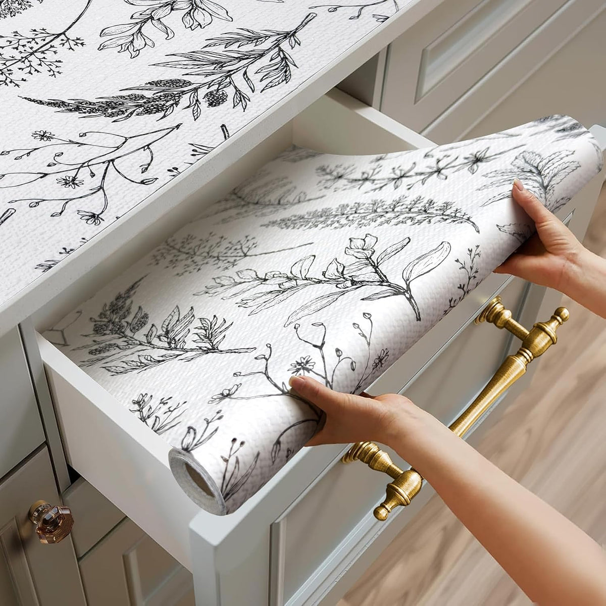 Quttisay shelf liner non adhesive on a drawer
