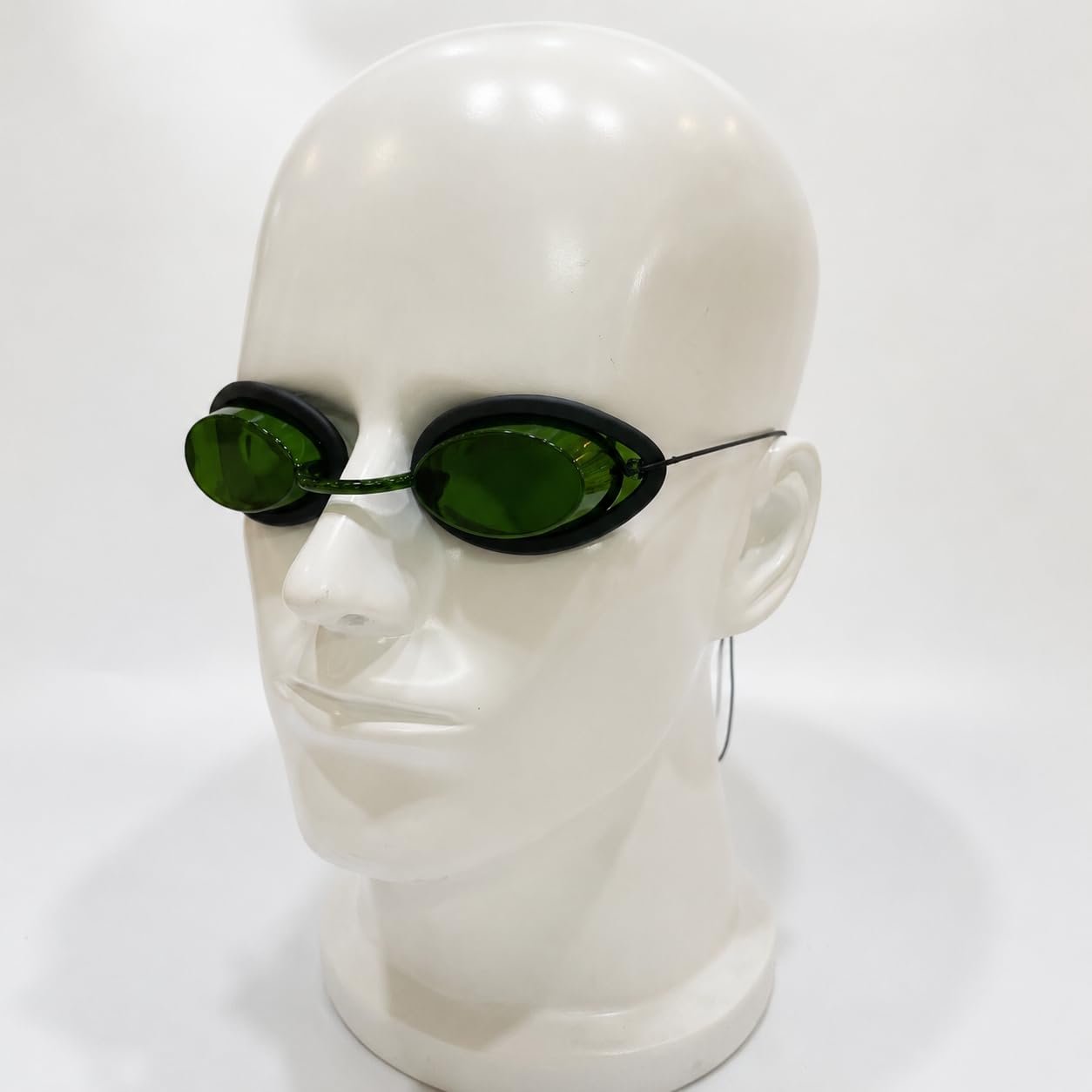 ATELASTEC protective eyewear for red light therapy equipment