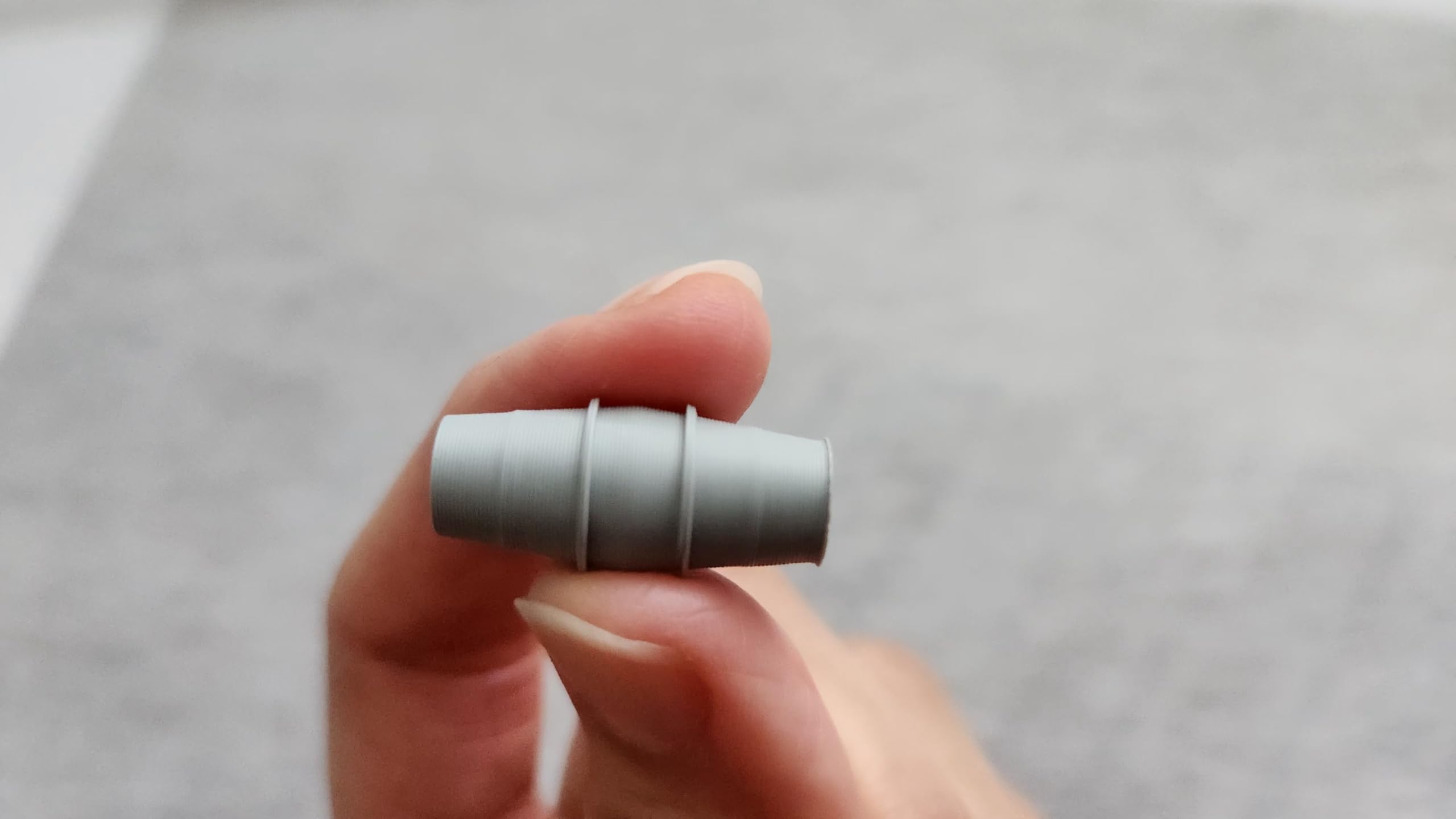 Adapter suitable for hand lotion bottles during travel