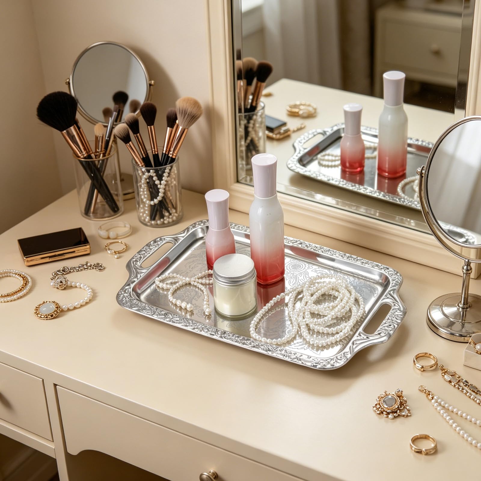Nestable BotleFlow silver serving trays for storage