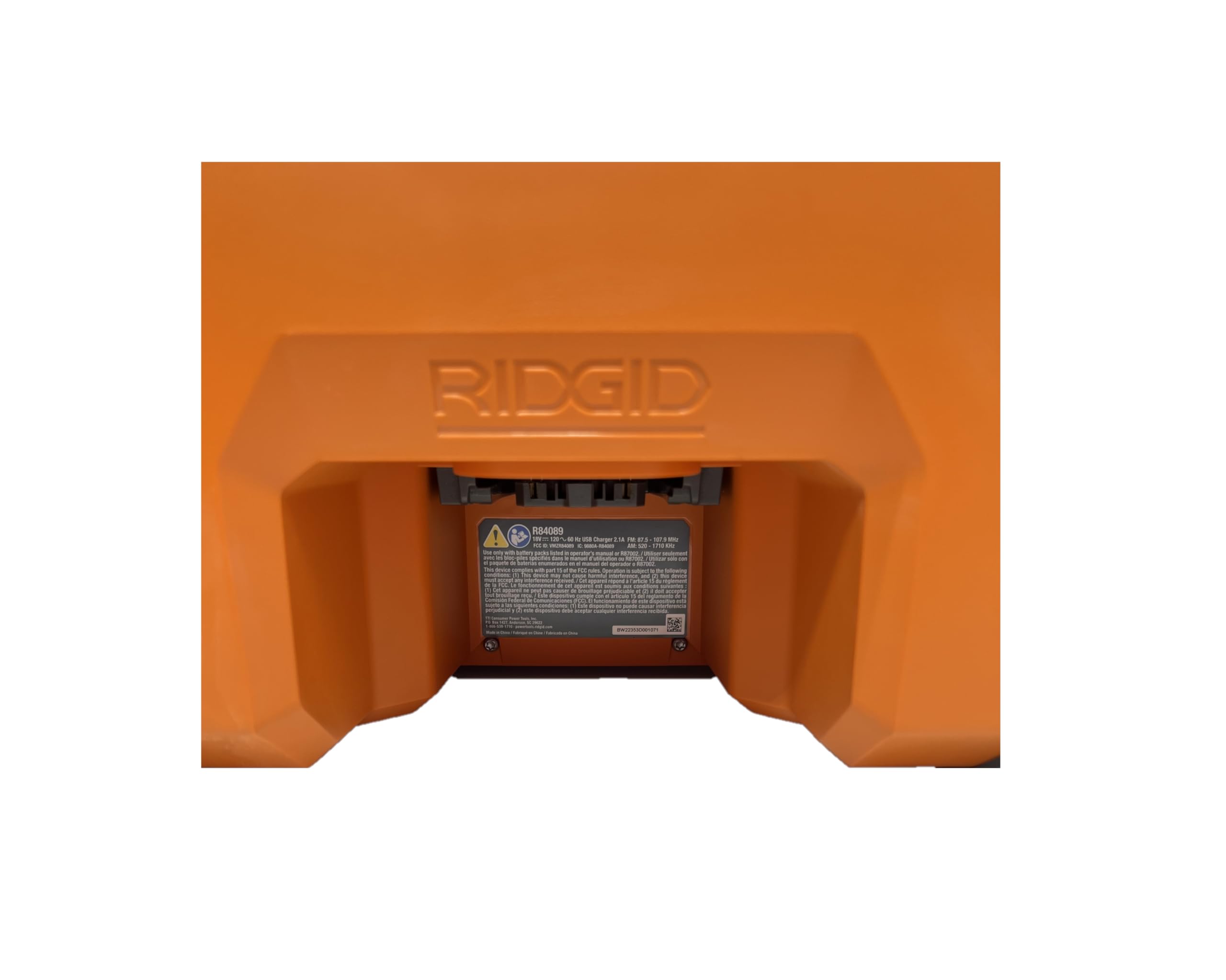 RIDGID 18V radio R84089B with Bluetooth on display