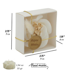 Vanilla scented Rossesie candle with dried flowers