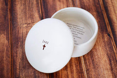 Earthenware round keepsake box 4.25 inch diameter