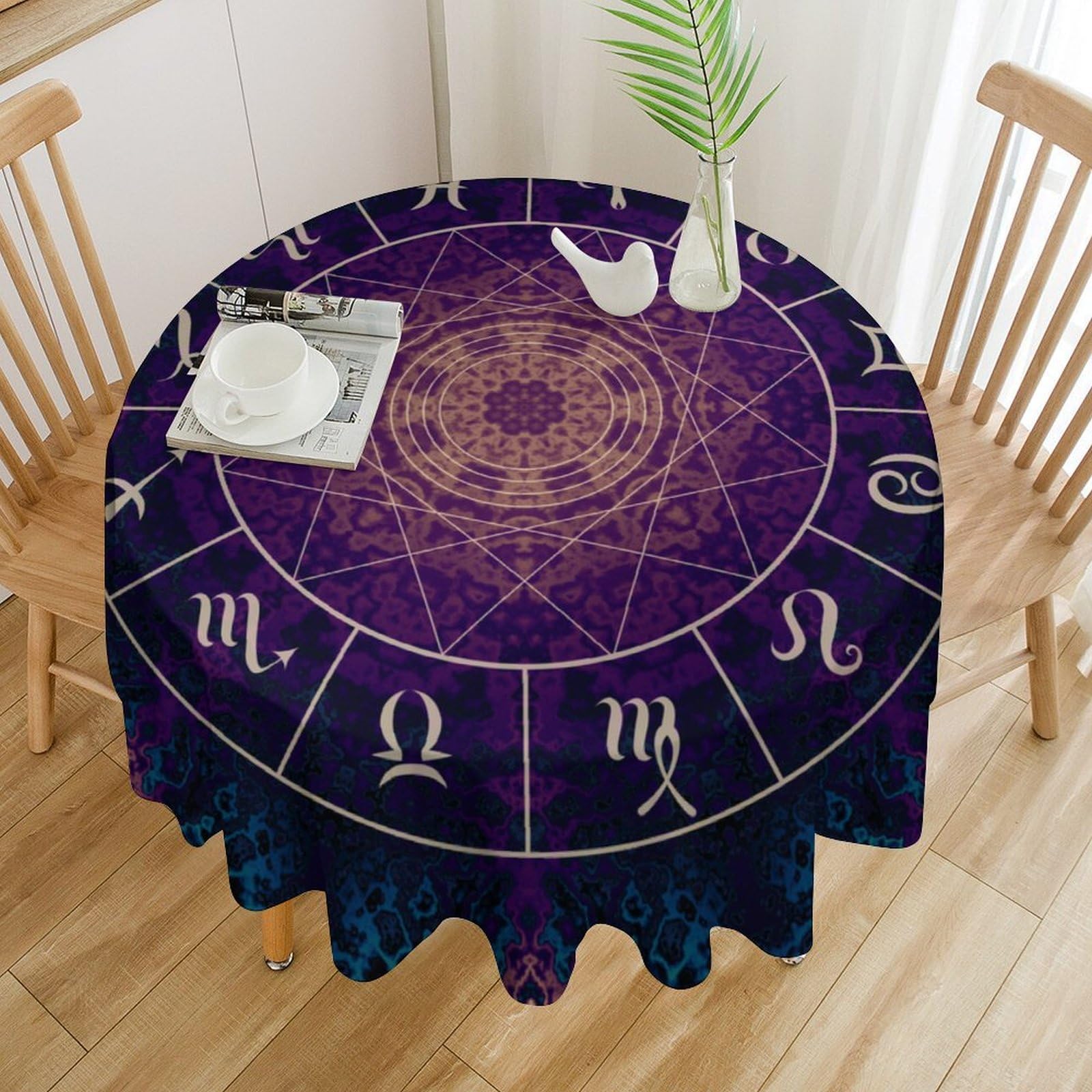 Round tablecloth for indoor and outdoor use