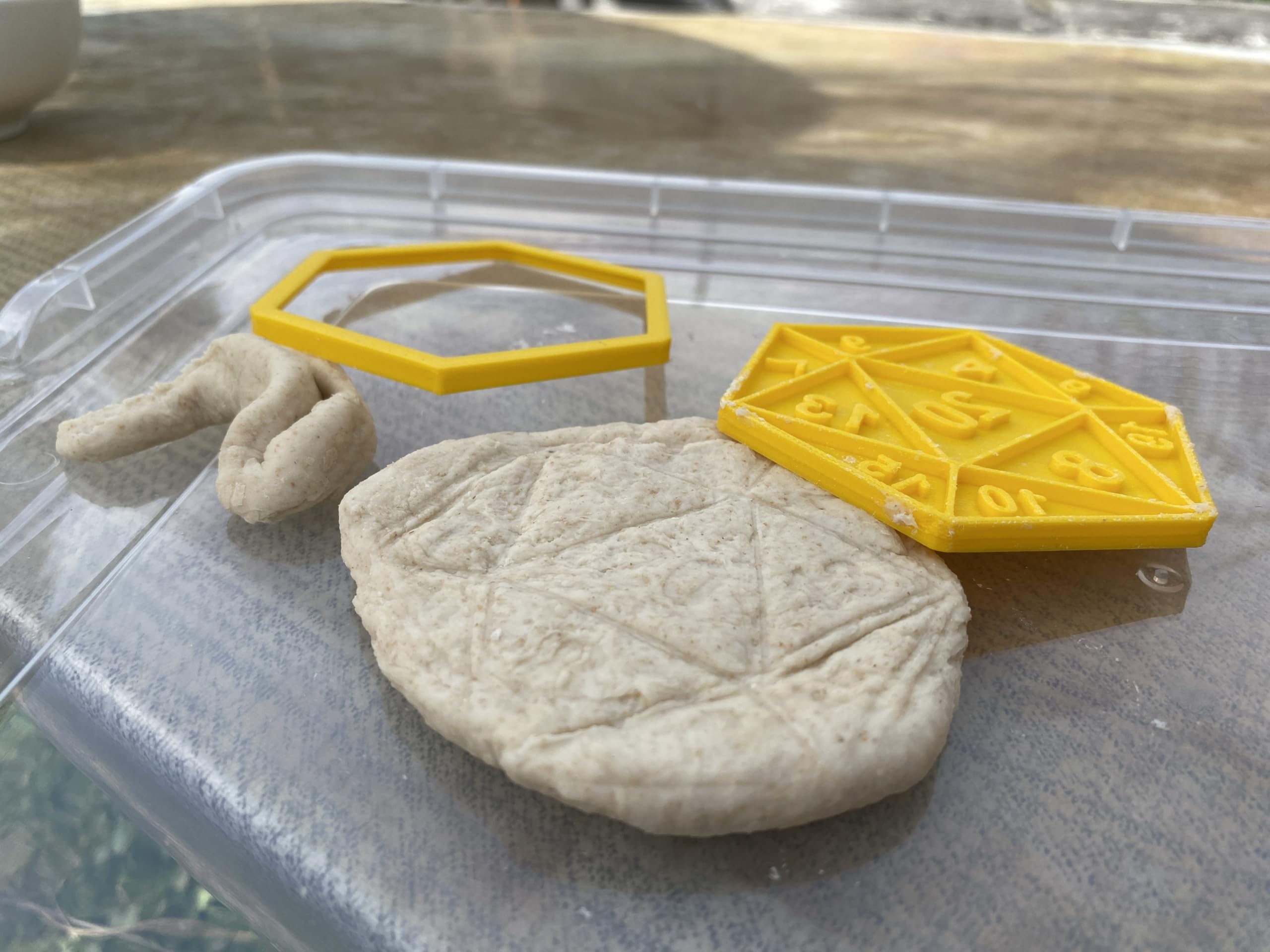 D20 inspired baking tool for conventions