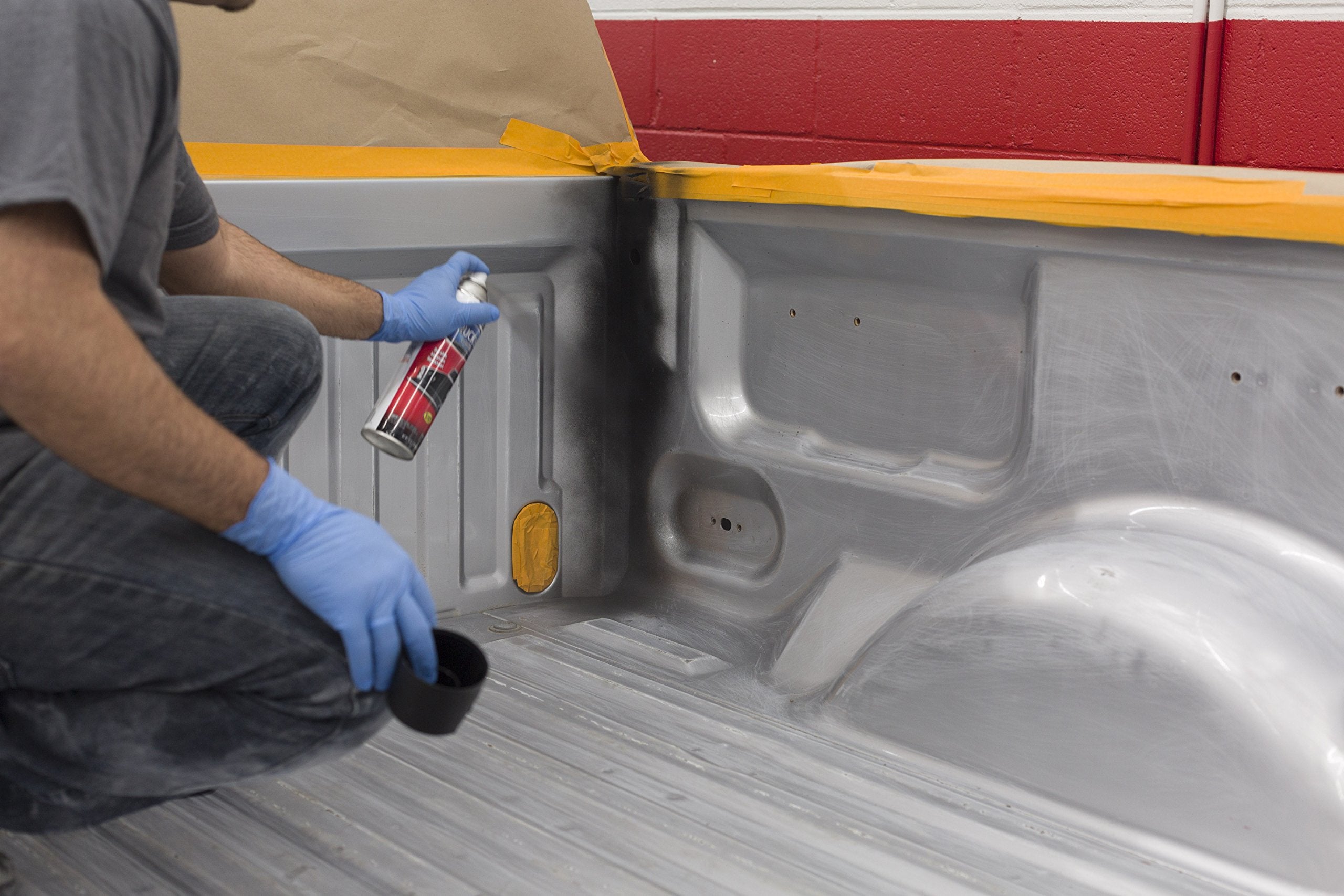 15 oz Black Rust-Oleum Truck Bed Coating Spray for metal surfaces