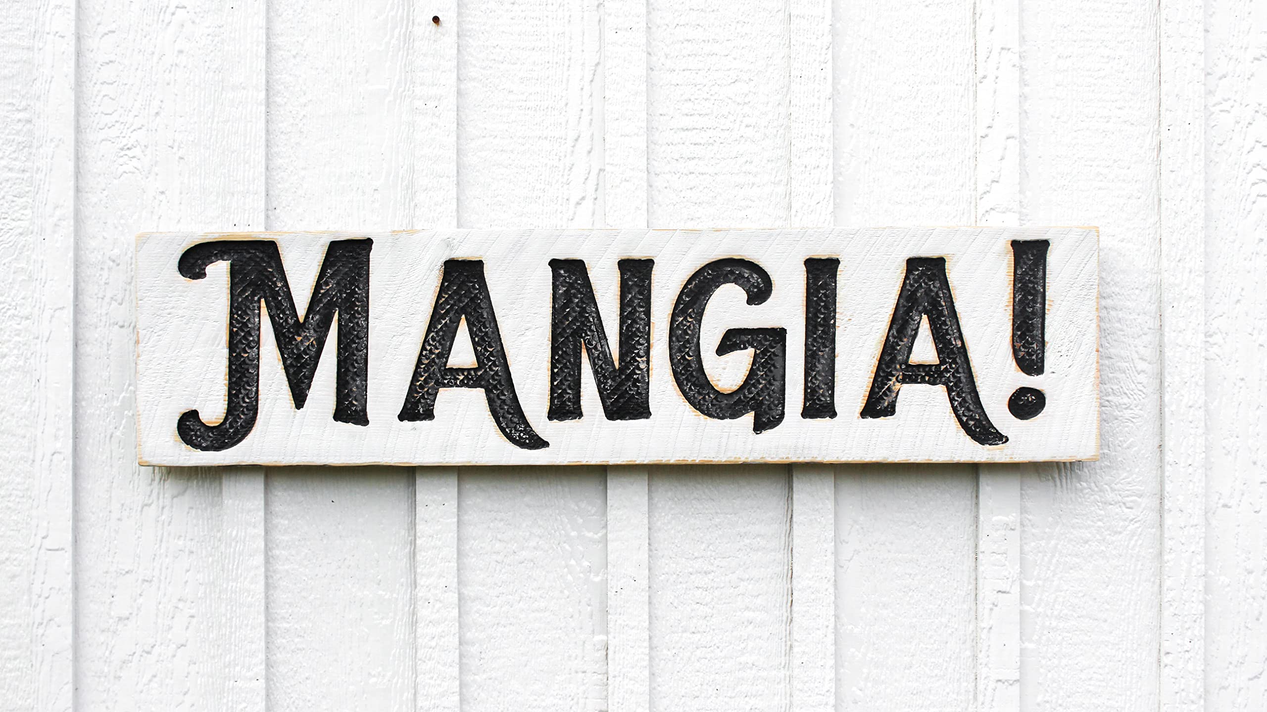 Rustic farmhouse Mangia sign for kitchen and dining decor