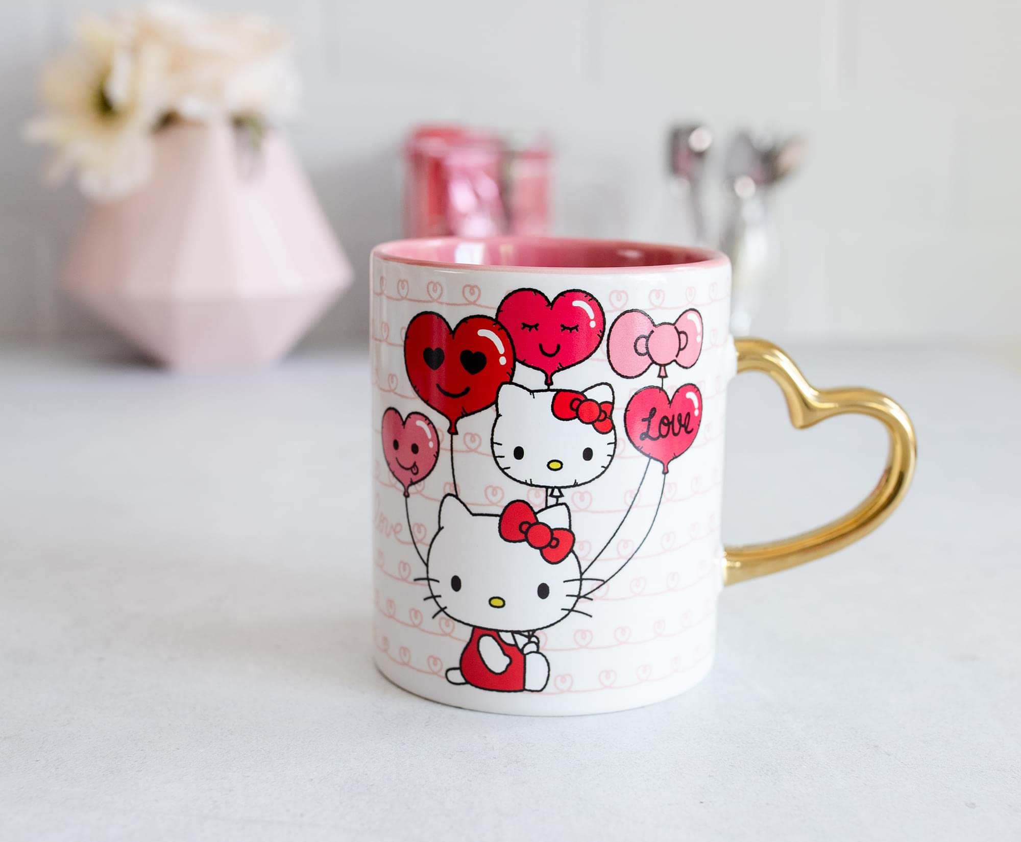 Wraparound heart pattern on mug