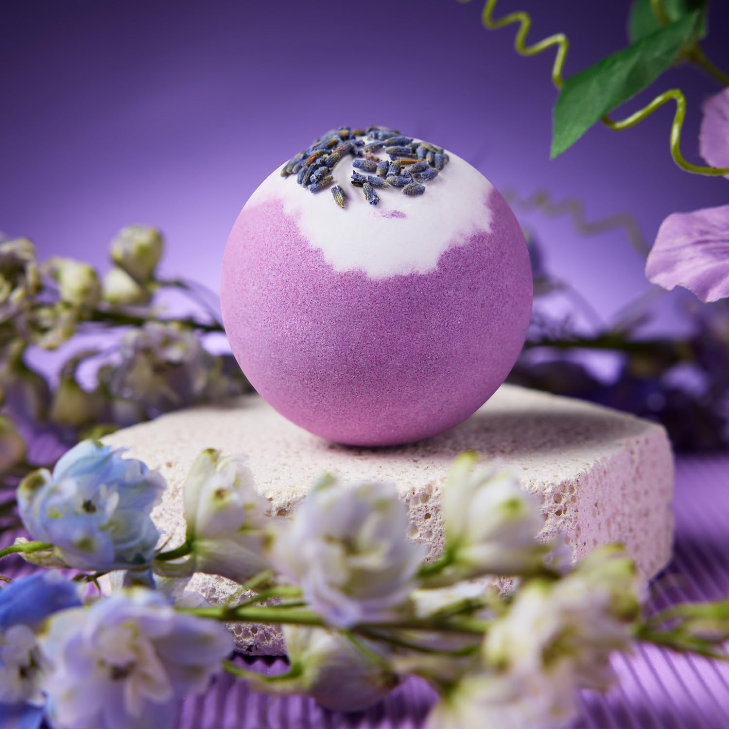 scented candle bath salt bath bomb soap included in set