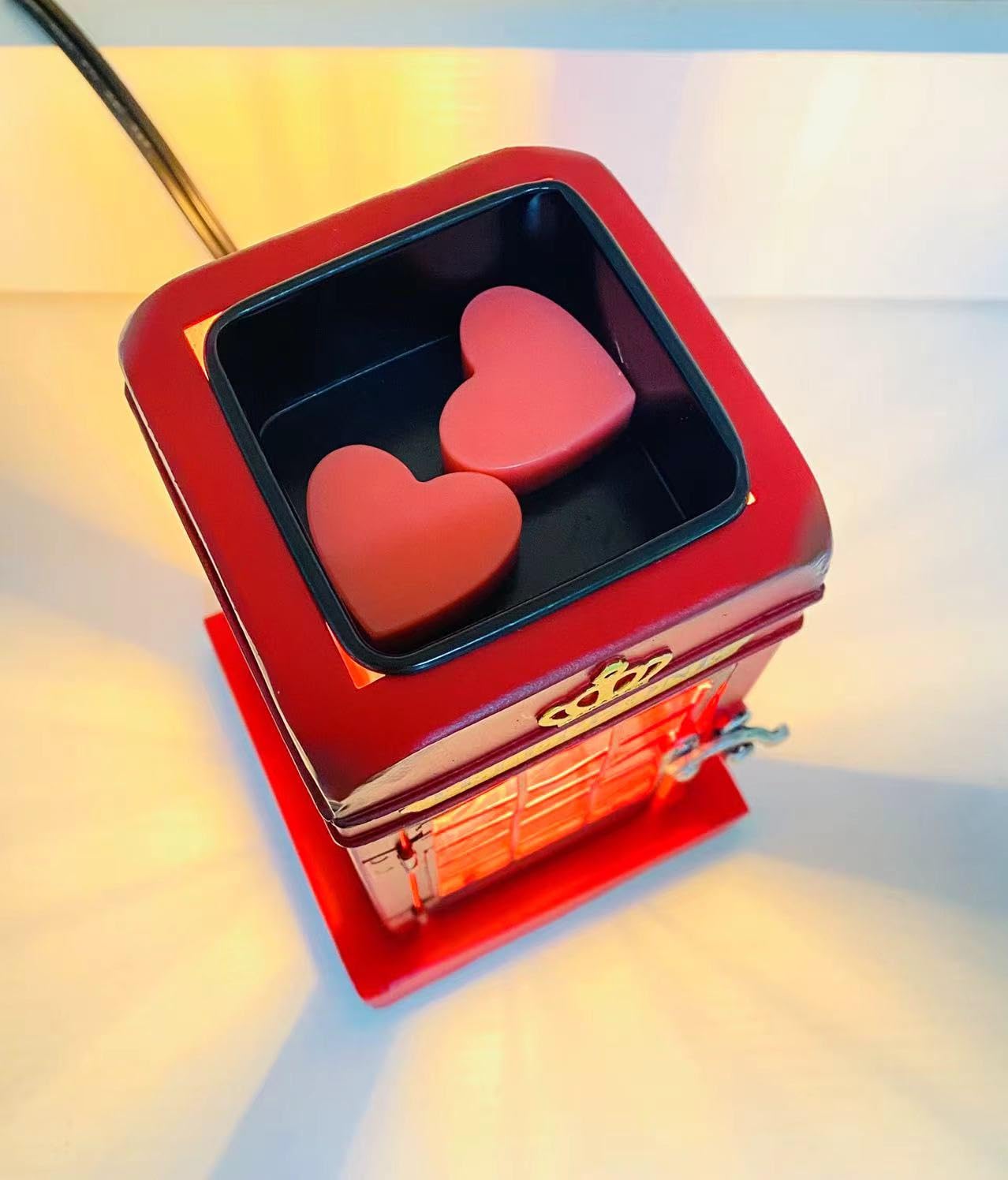 Scented oils and wax melts warmer with easy cleaning