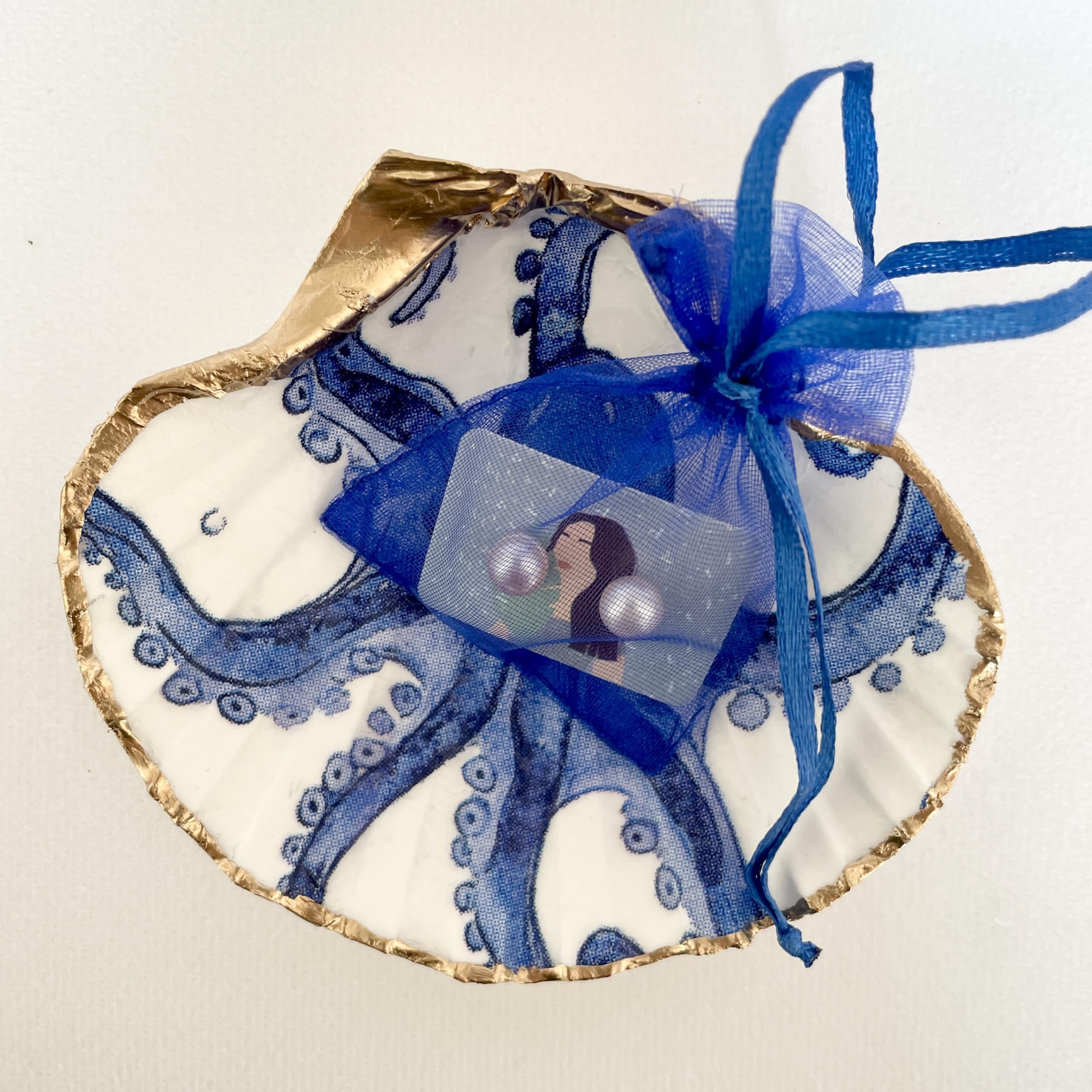 Natural seashell trinket dish 3.5-4 inch decorative piece