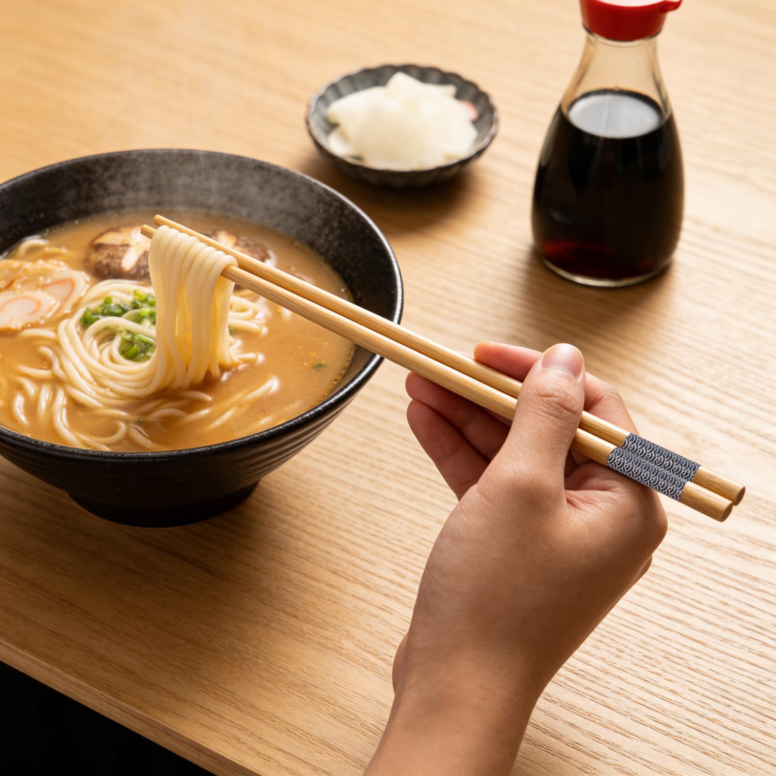 Chopsticks ready for use without separation cleaning