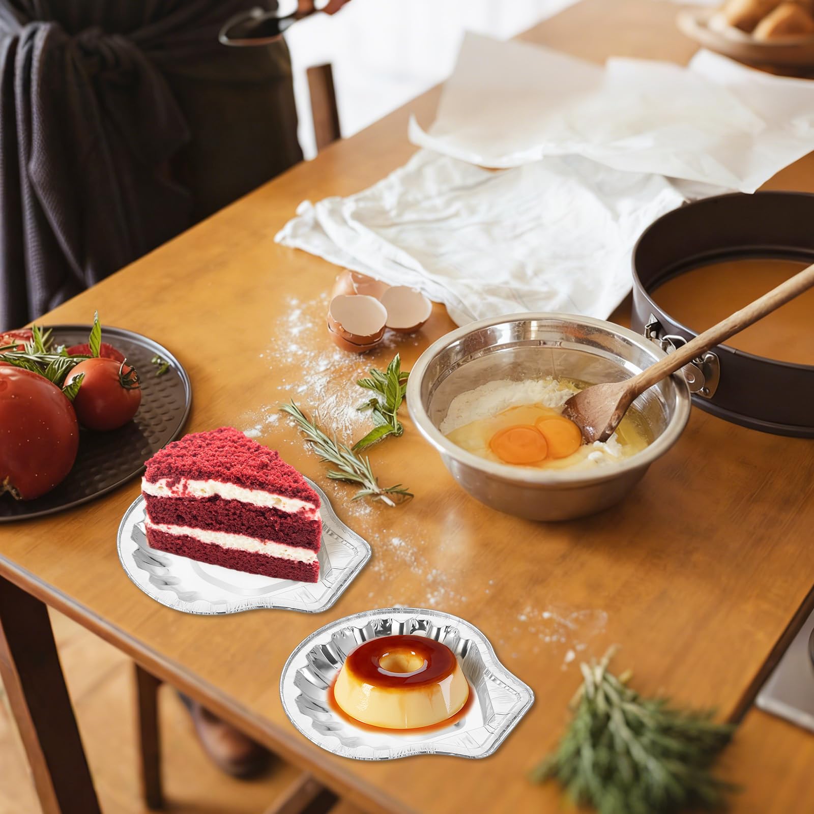Disposable serving pans for appetizers and mini entrées at events