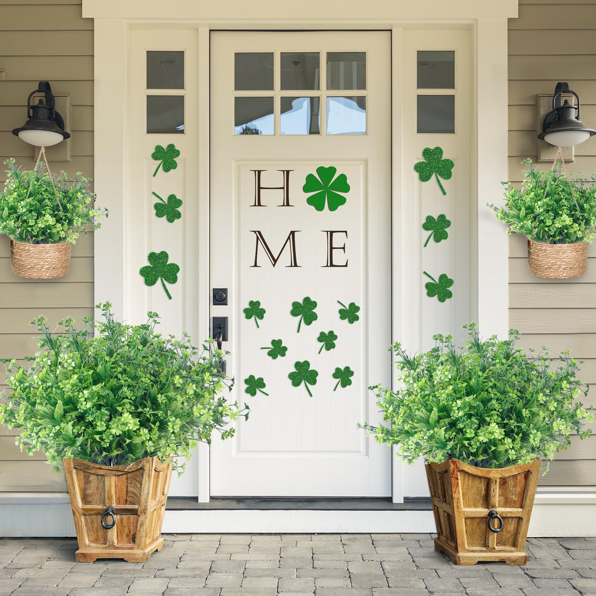 St Patrick’s Day clover plant decor for tables and shelves