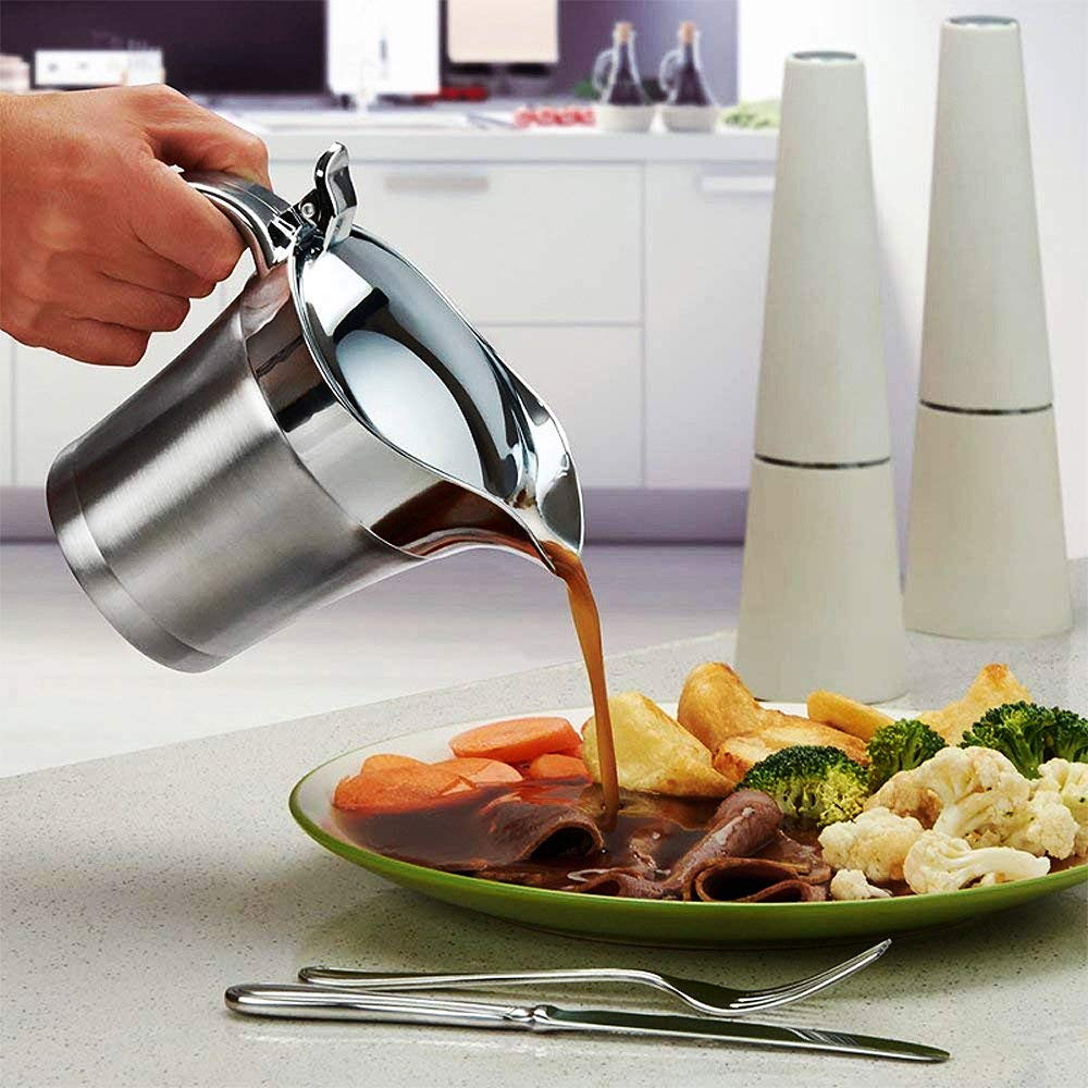 Large 26 oz capacity gravy sauce server for home kitchen