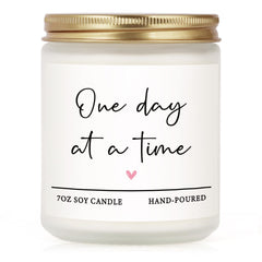 Shqiueos lavender scented candle 7oz